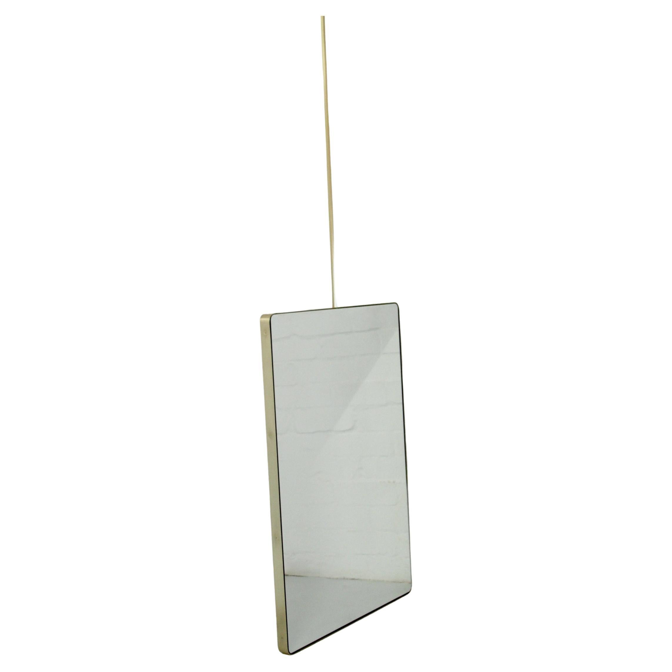 Miroir de salle de bain moderne rectangulaire suspendu à plafond Quadris avec cadre en laiton en vente