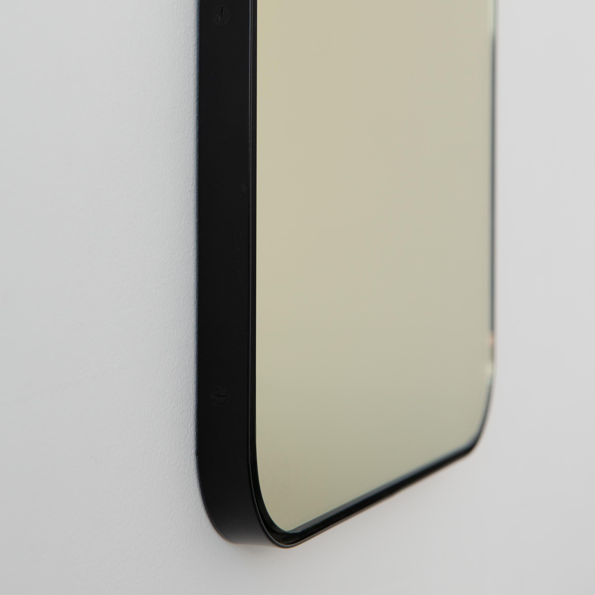 Britannique Quadris Miroir rectangulaire contemporain teinté d'or avec un cadre noir, grand en vente