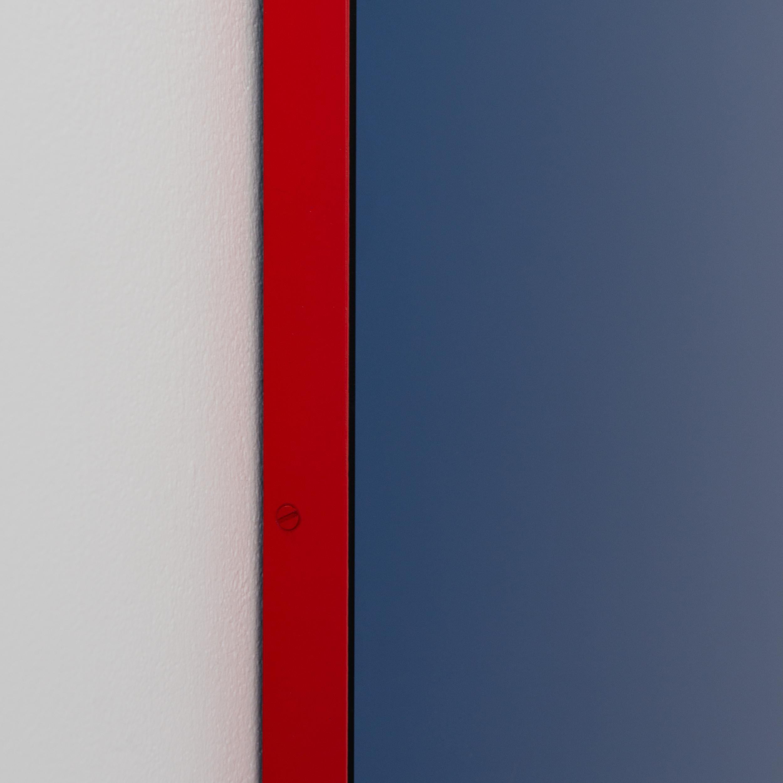 Miroir rectangulaire bleu contemporain Quadris avec cadre rouge, XL Neuf - En vente à London, GB