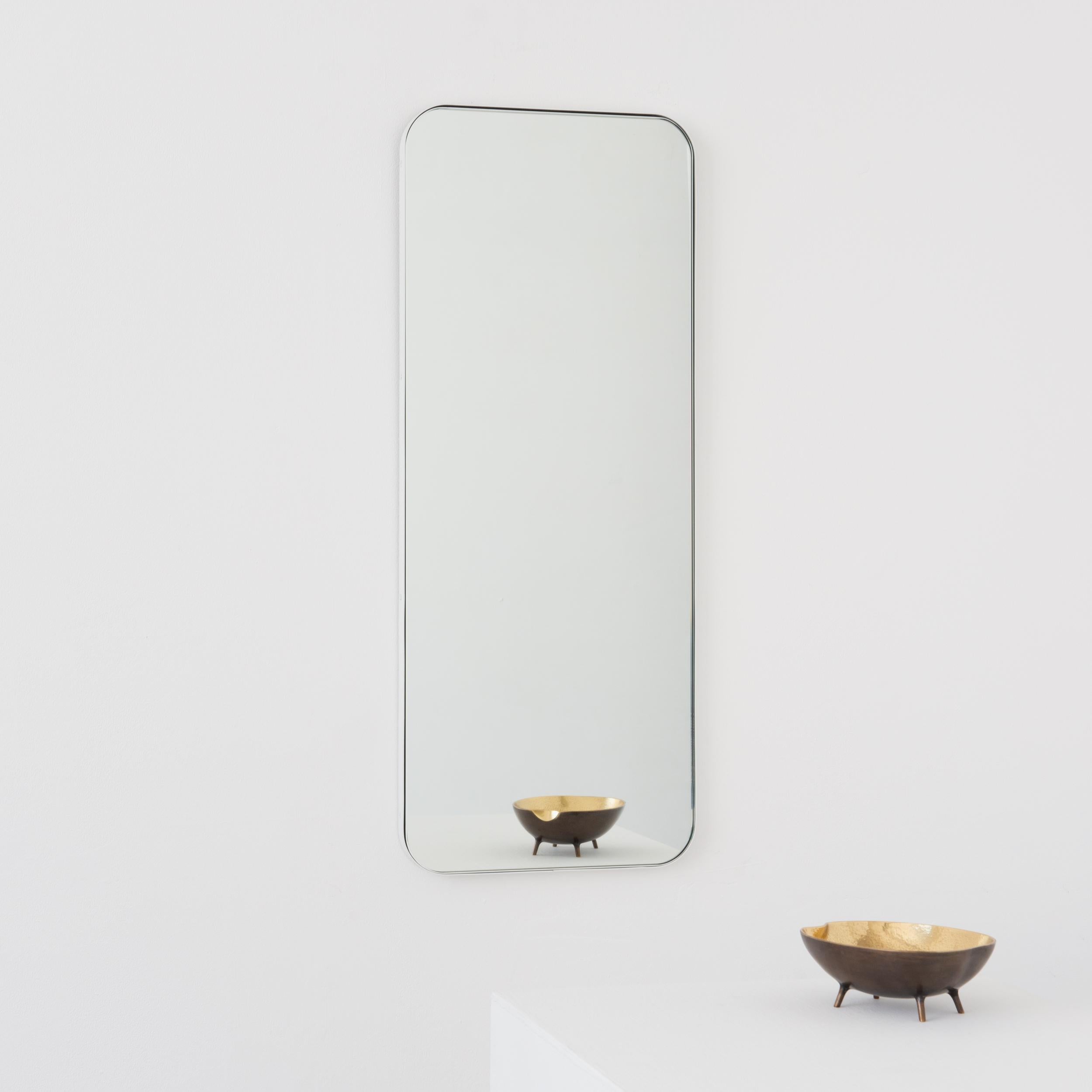Quadris Rectangular Minimalist Wall Mirror with a White Frame, Medium In New Condition For Sale In London, GB