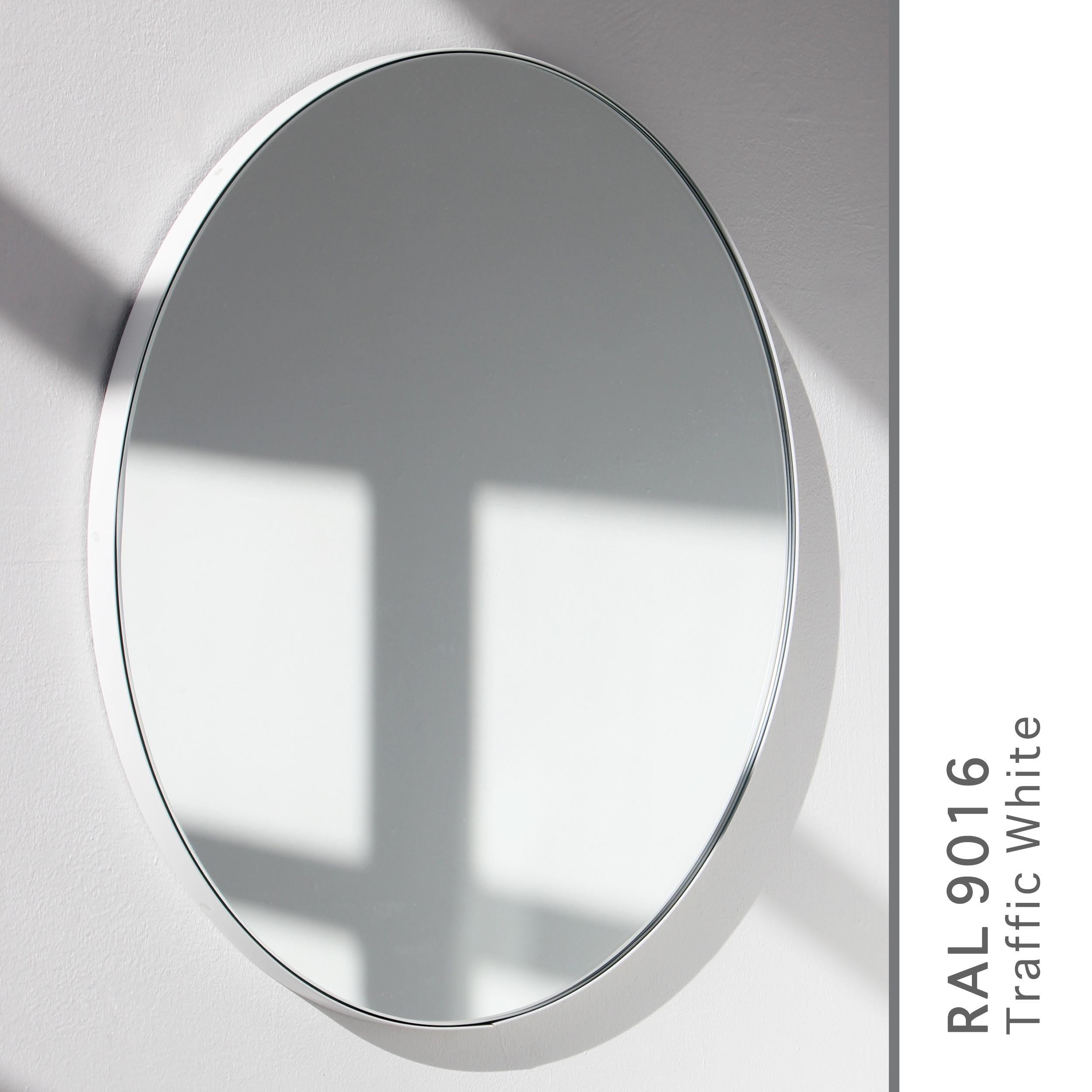 Miroir moderne rectangulaire avec cadre blanc de la collection Quadris, petit en vente 2