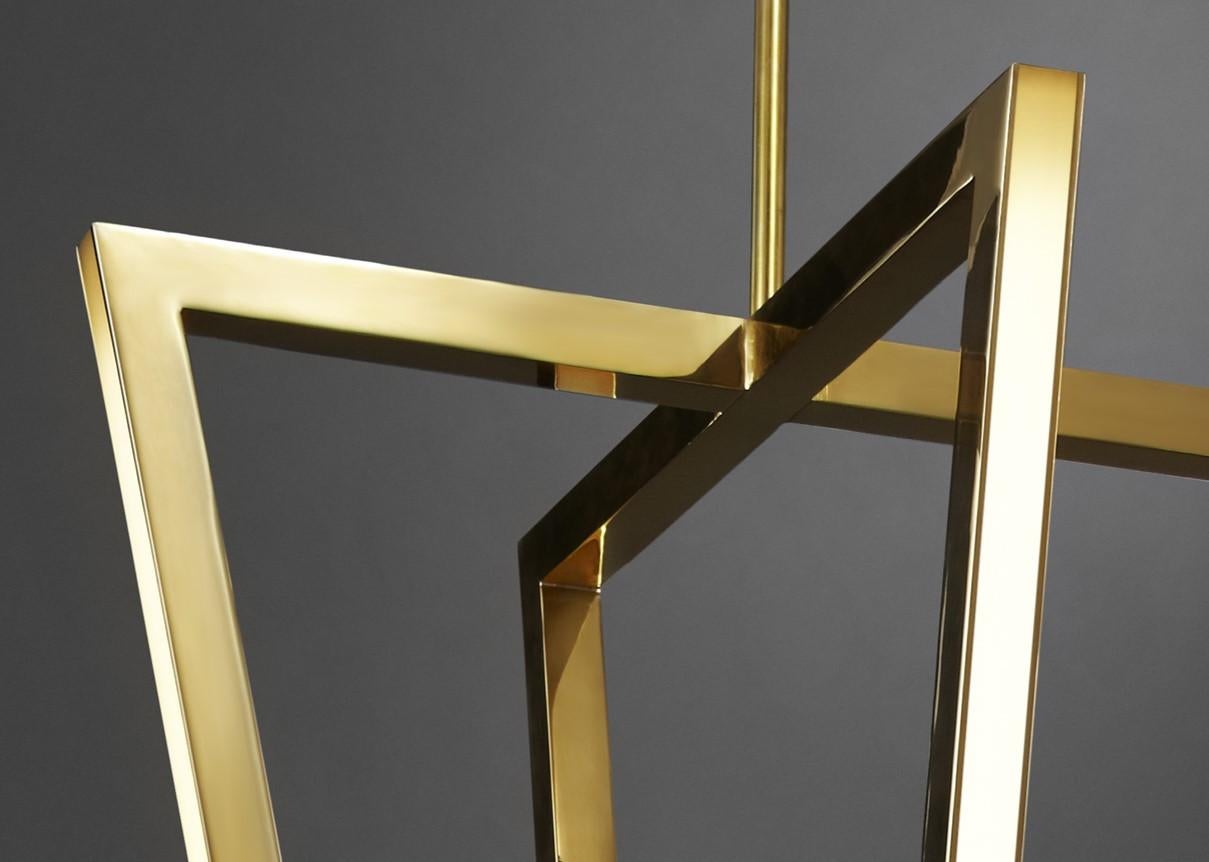Postmoderno Ciondolo in ottone dorato a quattro dimensioni di forma geometrica di Christopher Boots in vendita