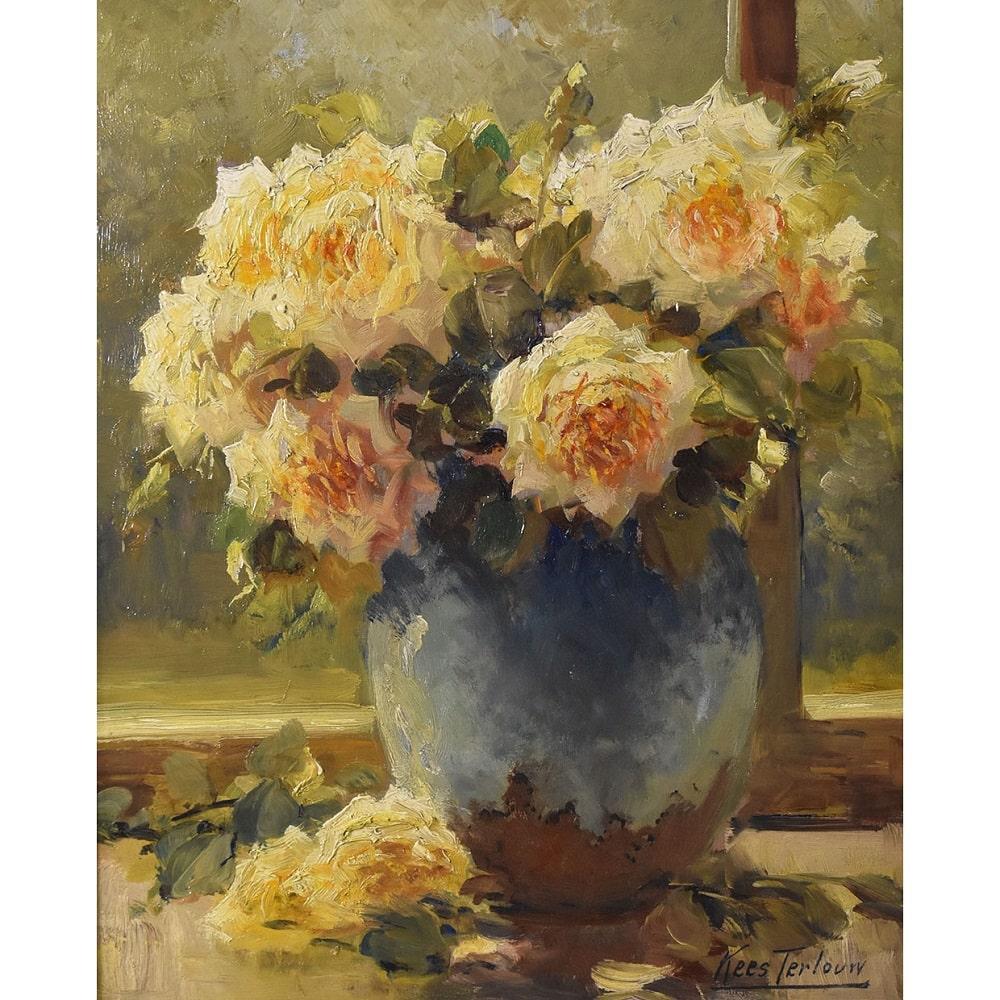 La categoria Quadri Antichi Con Fiori, propone un Bel Mazzo Di Rose Gialle, 
poste in un vaso blu davanti ad una finestra.

Una pittura ad olio su tela dei primi anni del Novecento. Art Déco. XX Secolo.

La cornice in legno laccato e intagliato è