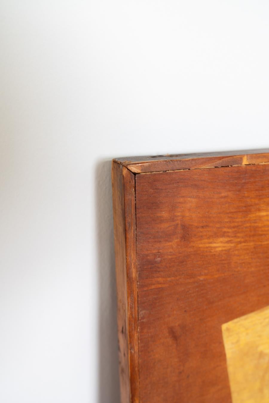 Quadro Menossi, Carnevale Napoletano 1970-1980
Dipinto a mano, su legno. Il legno col tempo si è leggermente curvato. In alcuni punti il 	colore è mancante, dovuto l'età. 

Stile Vintage
Periodo del design 1970 - 1979
Periodo di produzione Ignoto,