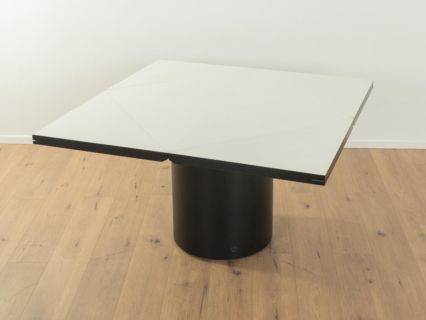 Quadrondo dining table, Erwin Nagel for Rosenthal 1