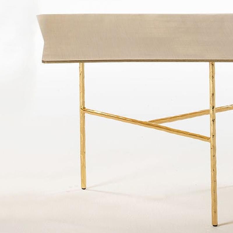 Table basse Quadruple carrée avec tous les 
structure en fer forgé finition or 24 carats.
Également disponible en finition nickel.
Également disponible en table basse ronde quadruple,
Table d'appoint ronde quadruple ou table d'appoint quadruple
