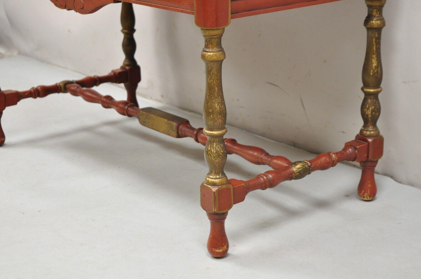 Kleiner rot lackierter Schrank im Kolonialstil von Stickley Bros. Quaint Furniture (Holz) im Angebot
