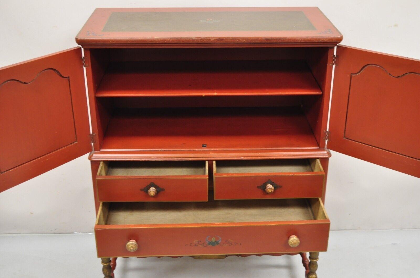 Kleiner rot lackierter Schrank im Kolonialstil von Stickley Bros. Quaint Furniture im Angebot 1