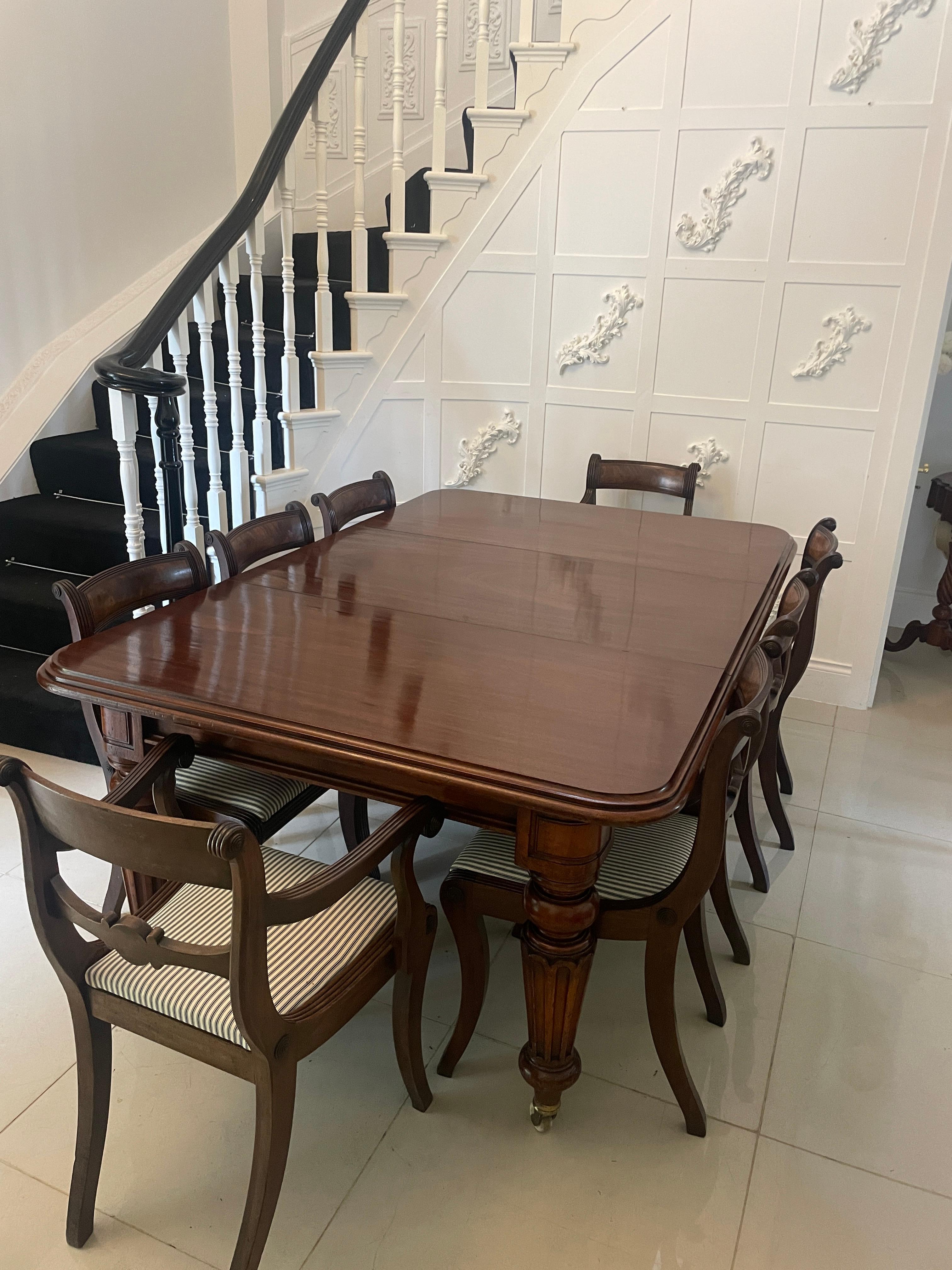 19th Century Quality 10 Seater Antique Victorian Figured Mahogany Extending Dining Table For Sale