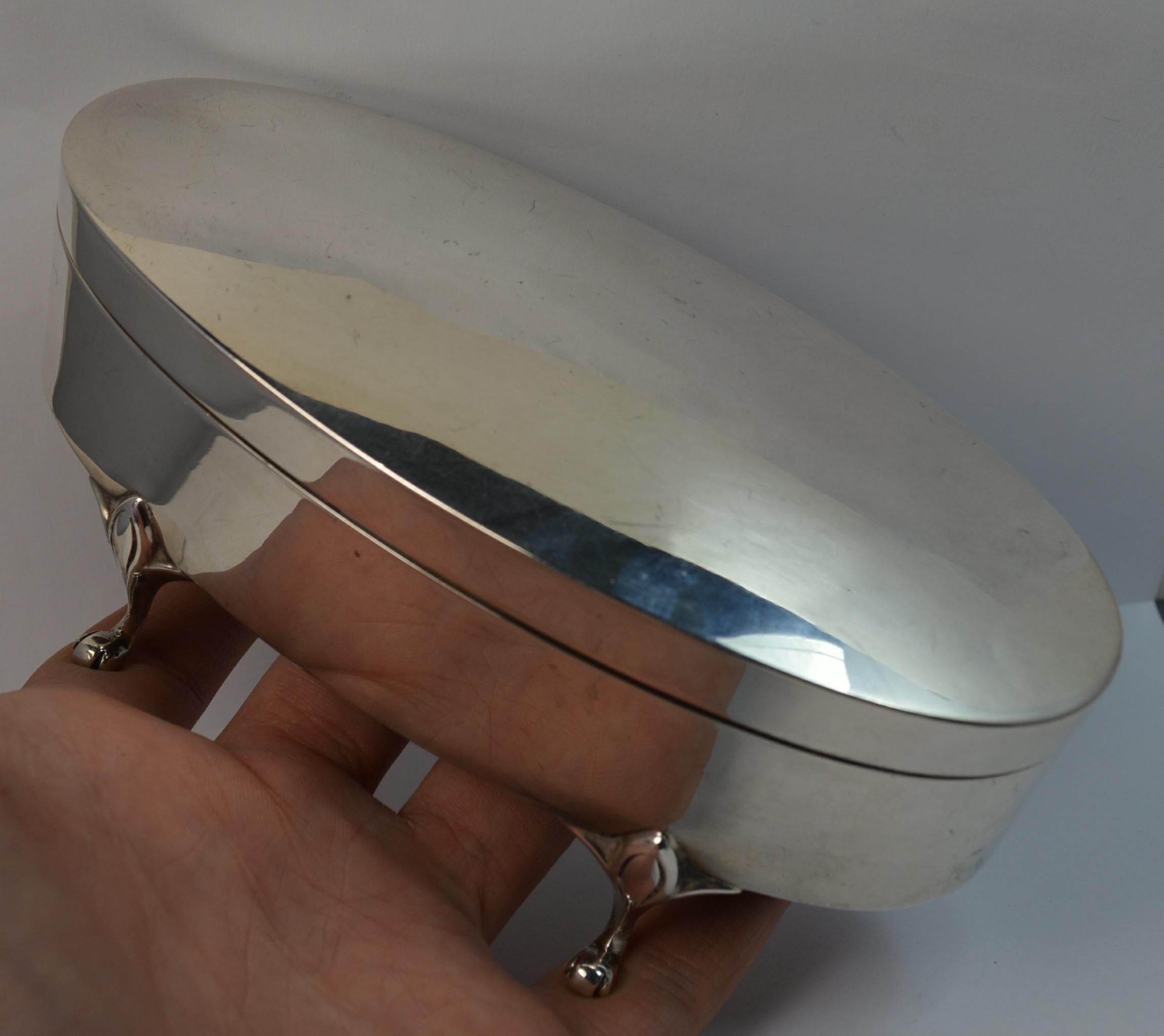 Quality 1921 Walker & Hall Solid Silver Oval Jewellery Box 5