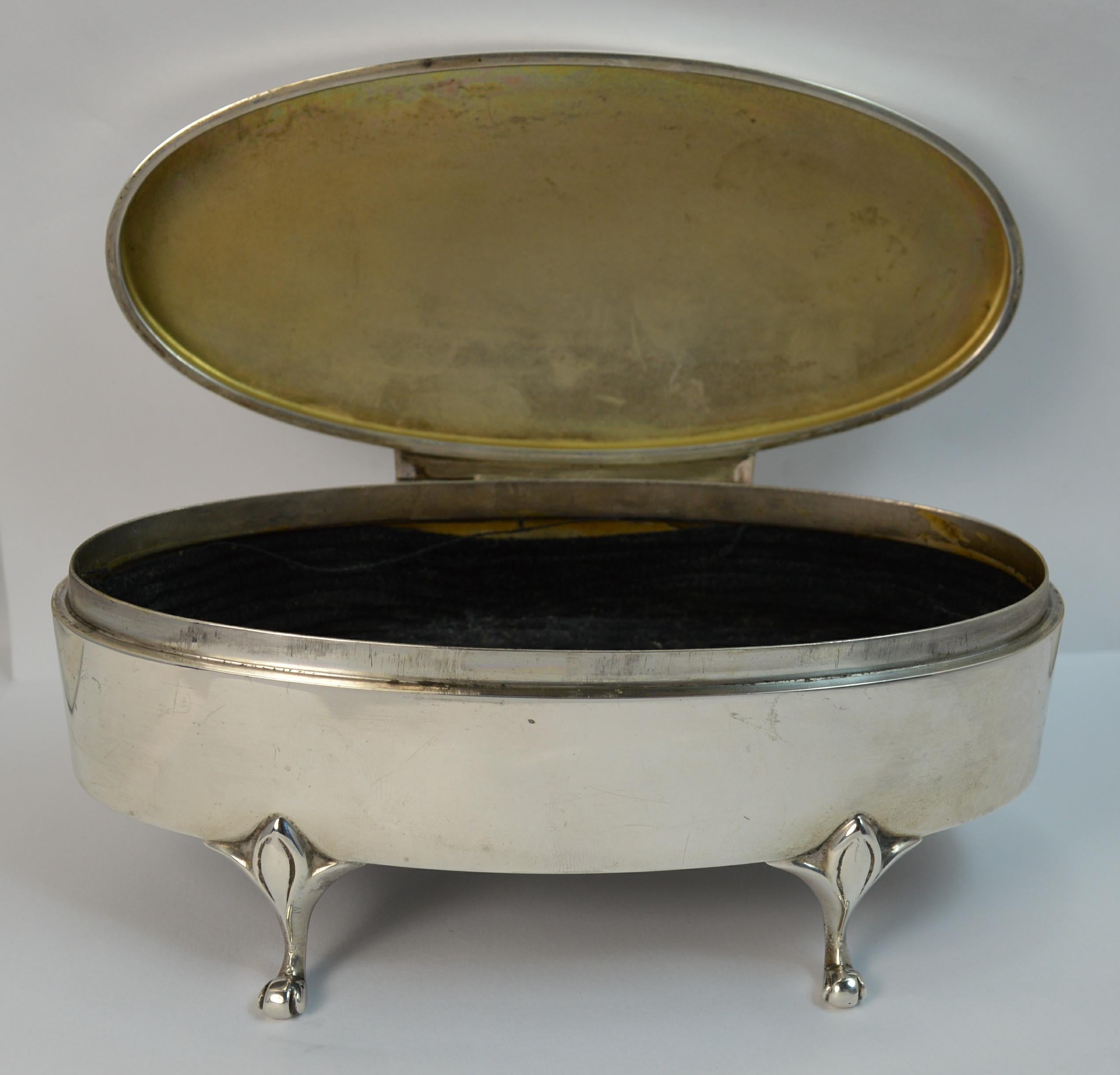 Quality 1921 Walker & Hall Solid Silver Oval Jewellery Box In Good Condition In St Helens, GB