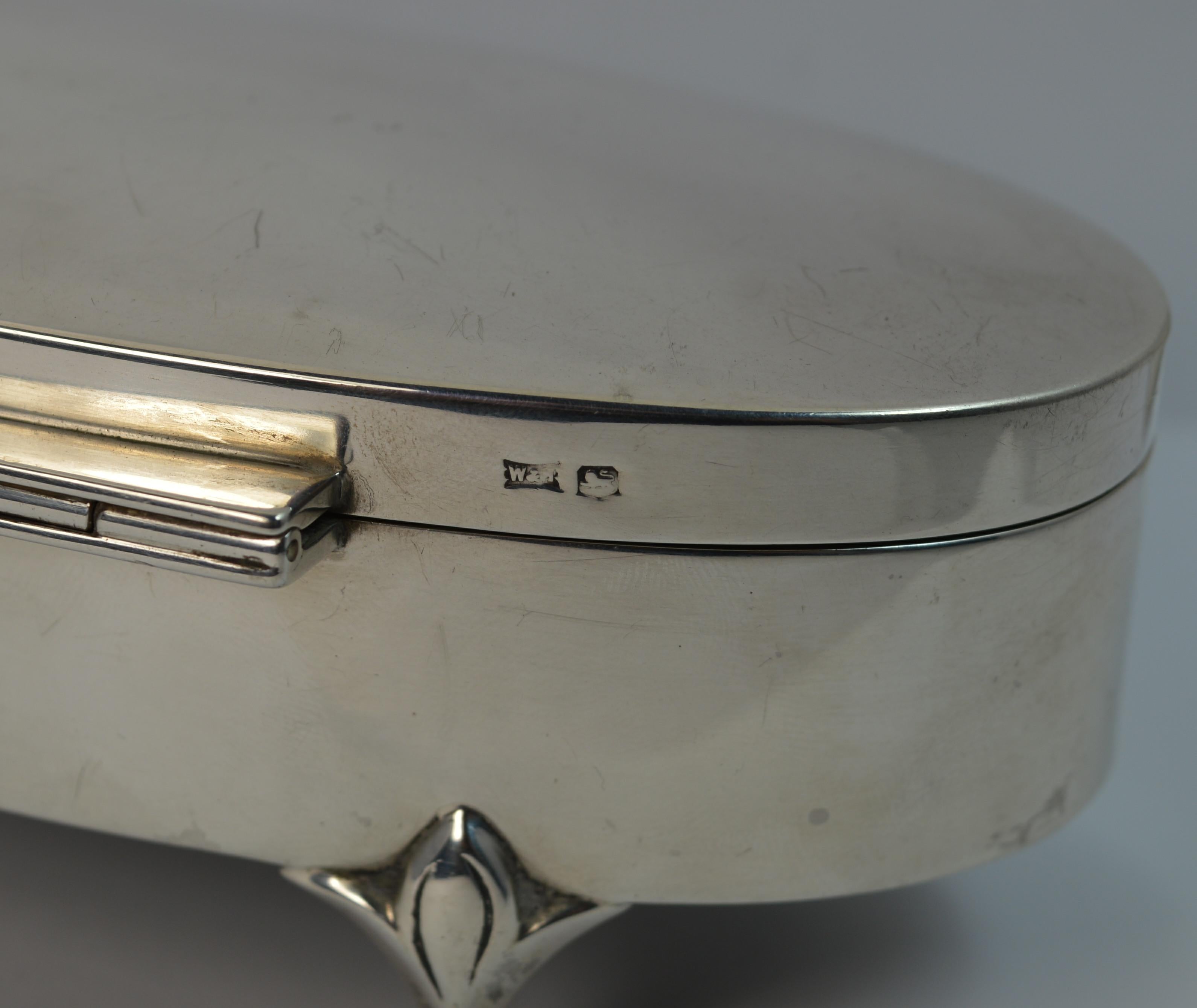Women's Quality 1921 Walker & Hall Solid Silver Oval Jewellery Box