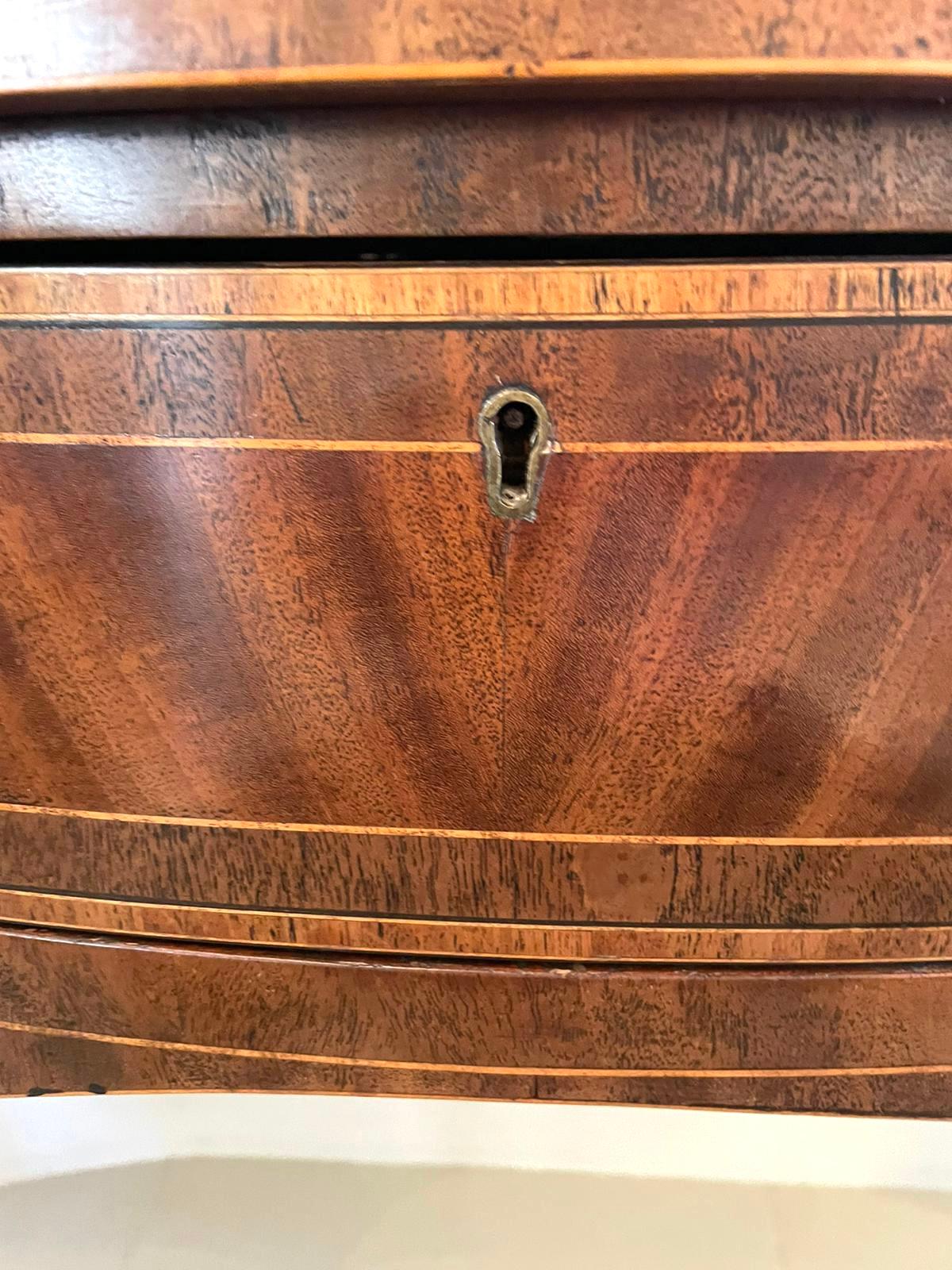 Quality Antique 19th Century Mahogany Serpentine Fronted Sideboard In Good Condition In Suffolk, GB