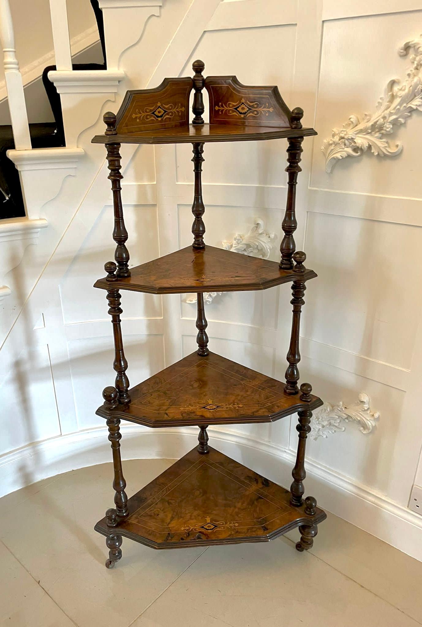 Antike viktorianische vierstufige Eckkommode mit Intarsien aus Nussbaum in hochwertiger Qualität, 19. Jahrhundert (Englisch) im Angebot