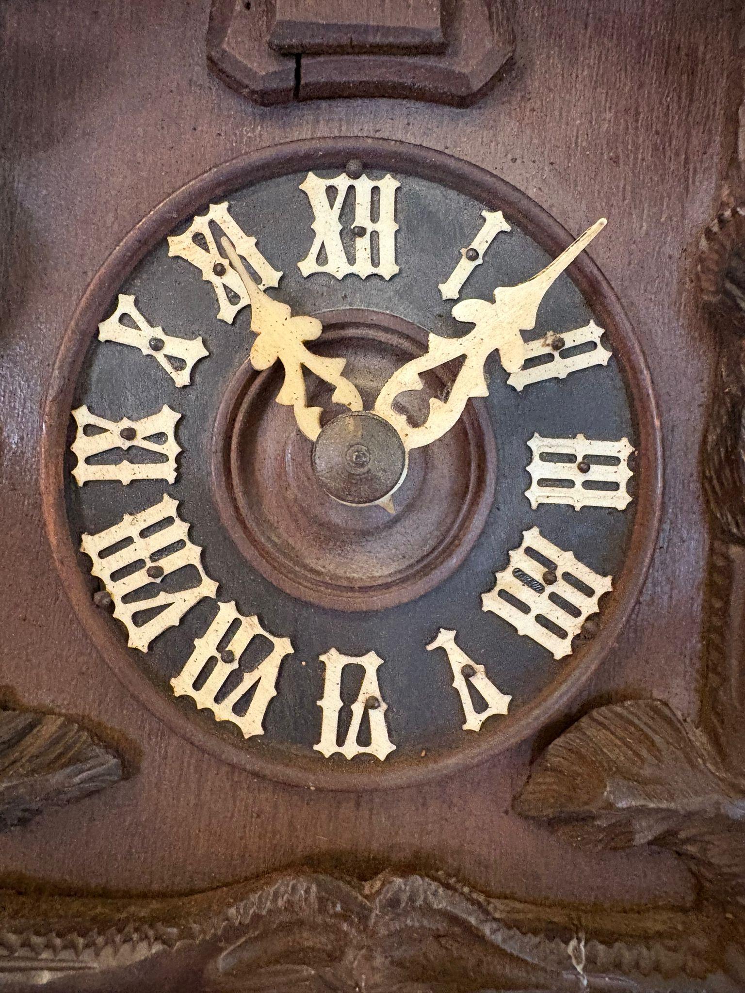 Quality Antique Black Forest Carved Bear Cuckoo Clock For Sale at 1stDibs