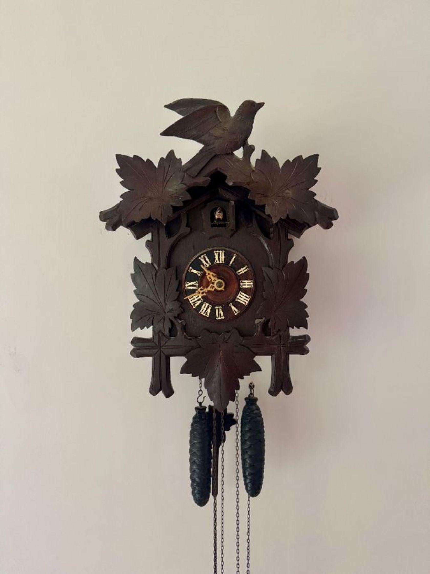 XIX secolo Orologio a cucù Black Forest antico e di qualità in vendita