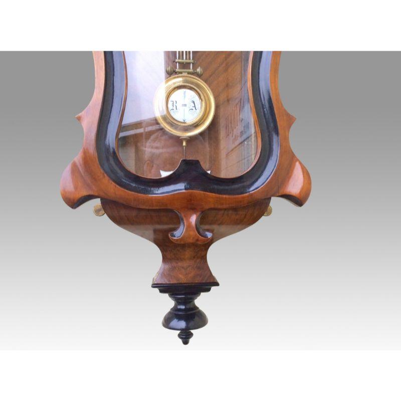 Antike Wiener Frühlings-Uhr in hochwertiger Qualität aus schwarzem Walnussholz von Gustav Becker im Zustand „Gut“ im Angebot in Antrim, GB