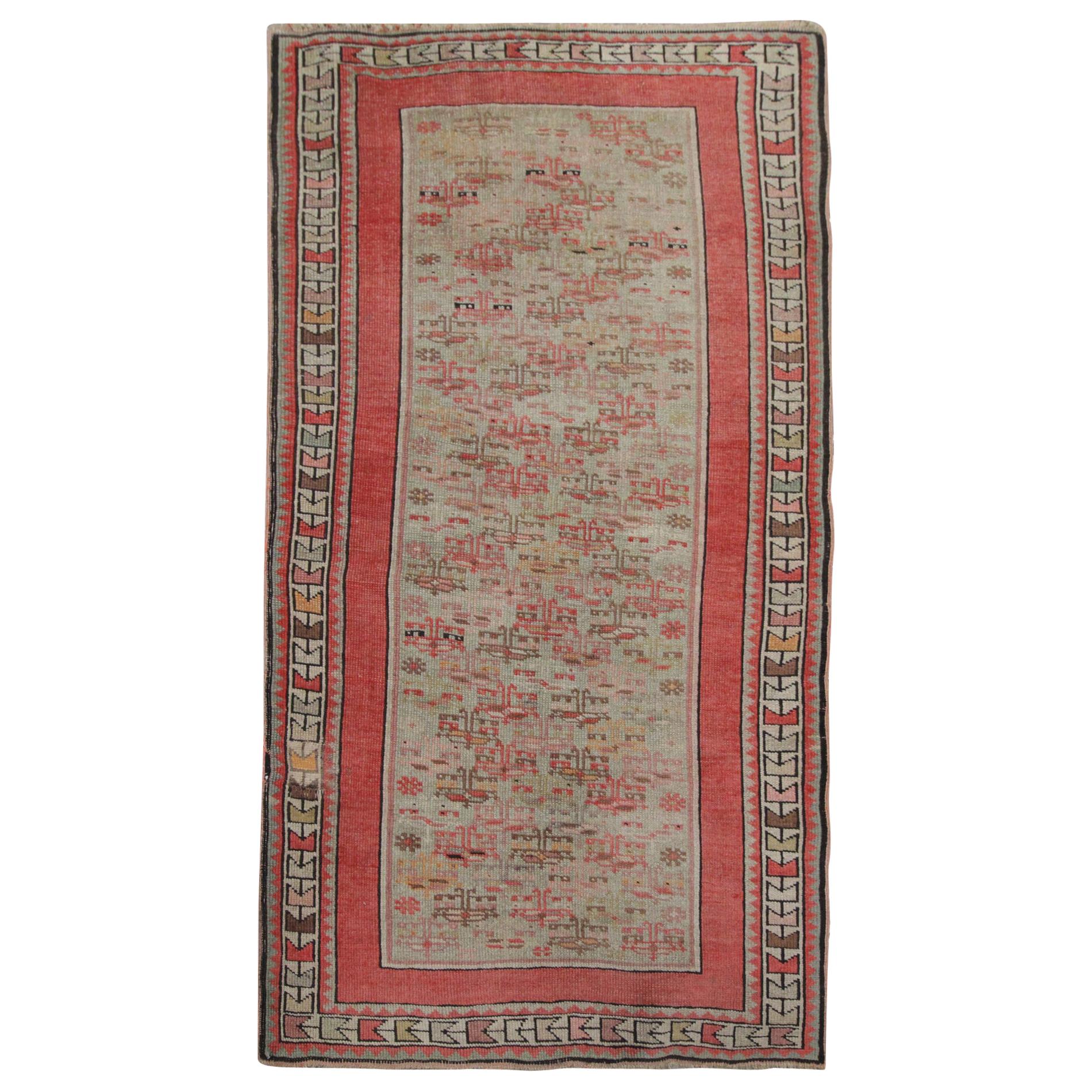 Qualität Antiker Teppich Kaukasischer Teppich Orientalisch Rosa Handgefertigt Wohnzimmerteppich im Angebot