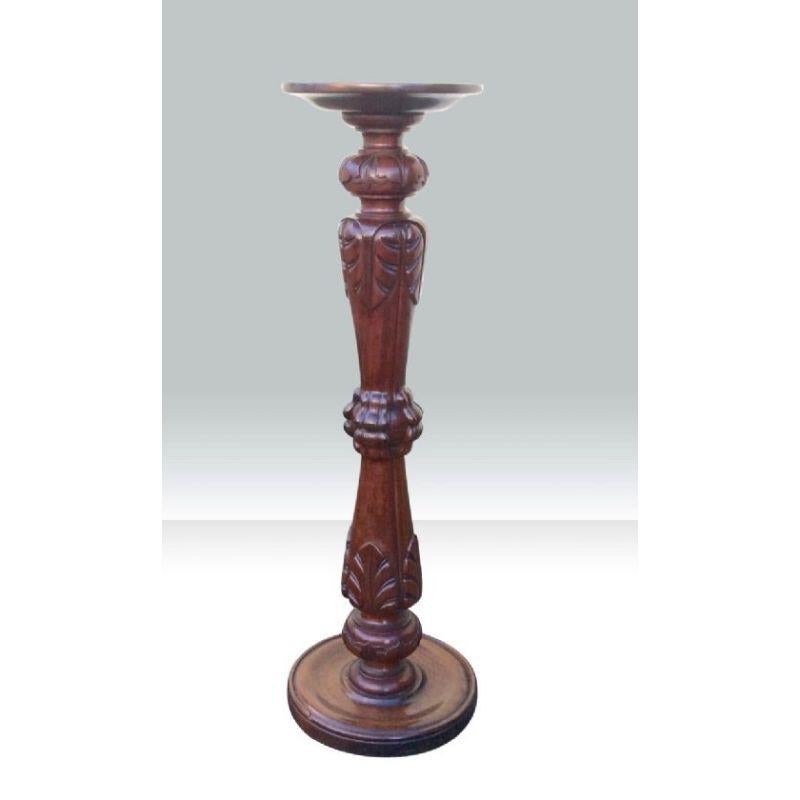 Quality Antique Carved Mahogany Pedestal Torchere In Good Condition For Sale In Antrim, GB