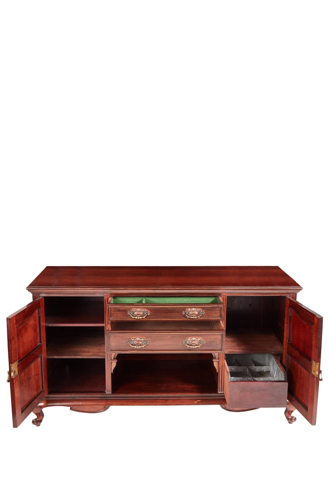 Antikes geschnitztes Mahagoni- Sideboard von Maple & Co in Qualität im Angebot 2