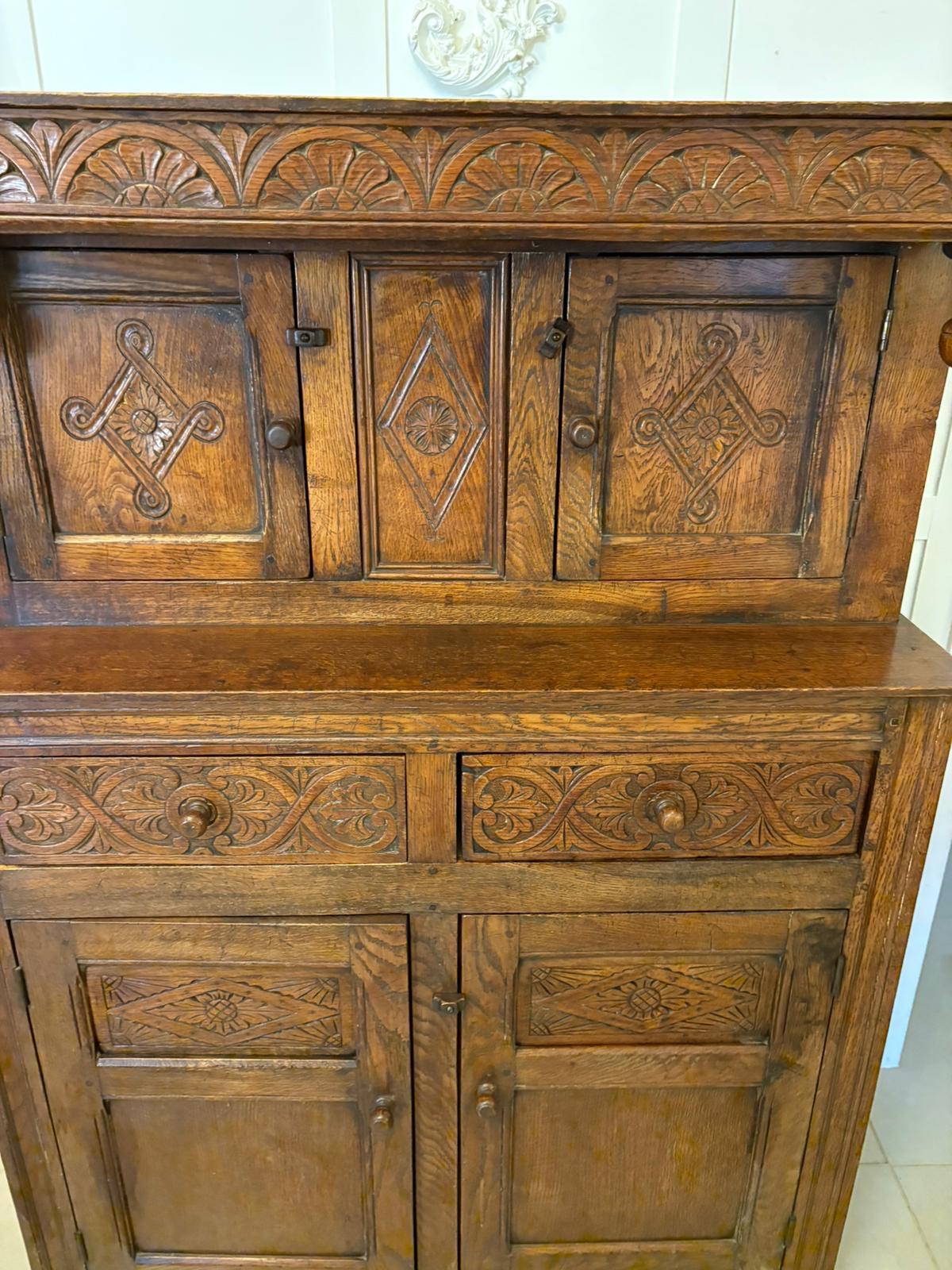 Quality Antique Carved Oak Court Cupboard with Ipswich Carving im Angebot 6