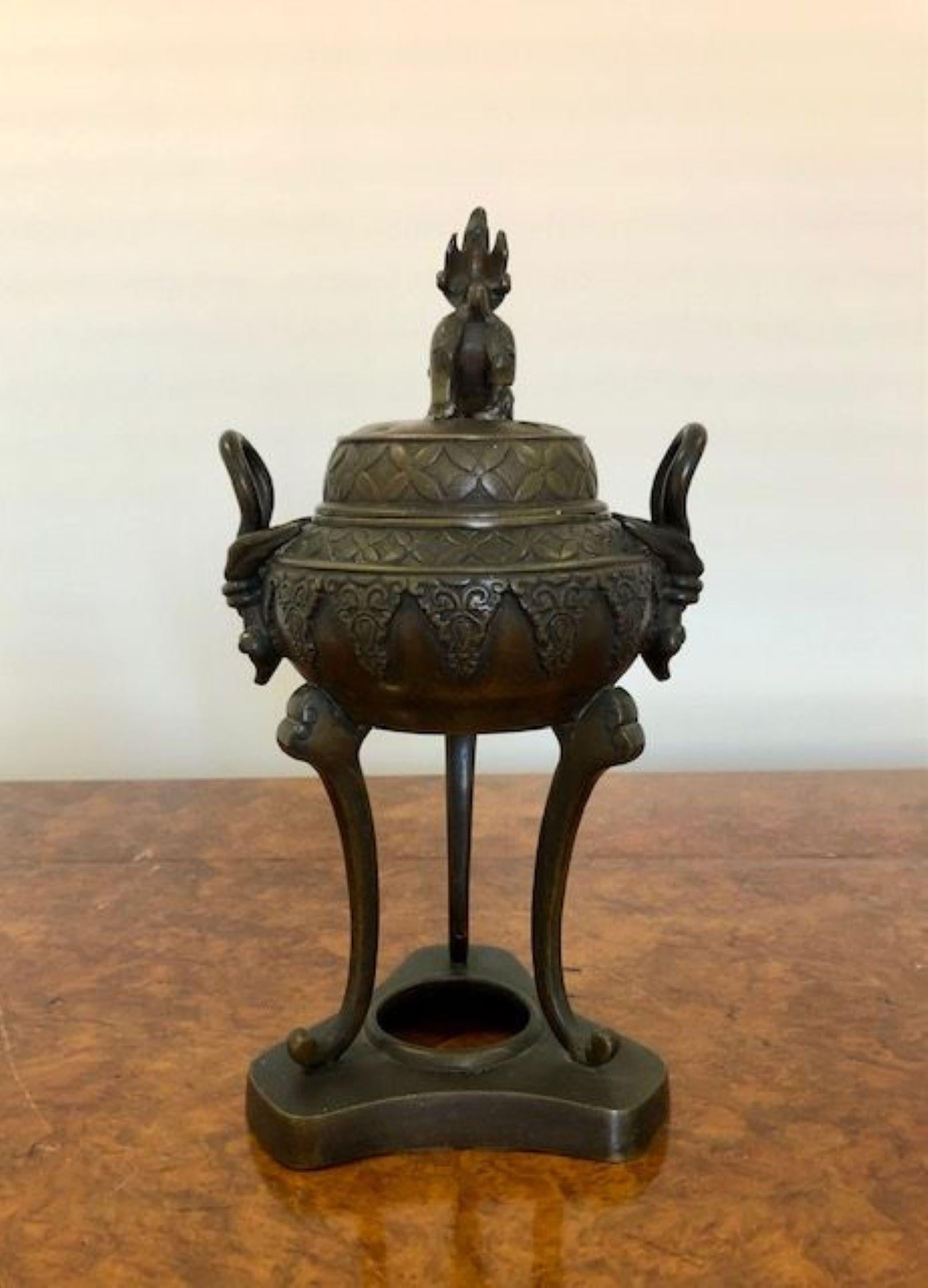 Quality Antique Chinese Bronze Incense Vase In Good Condition In Ipswich, GB