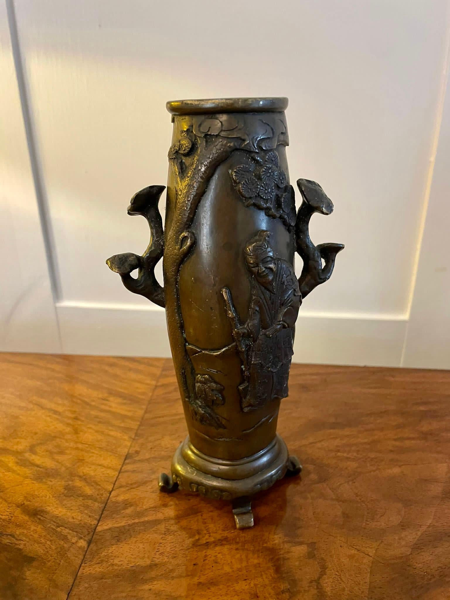 Vase chinois ancien en bronze de qualité en vente 1