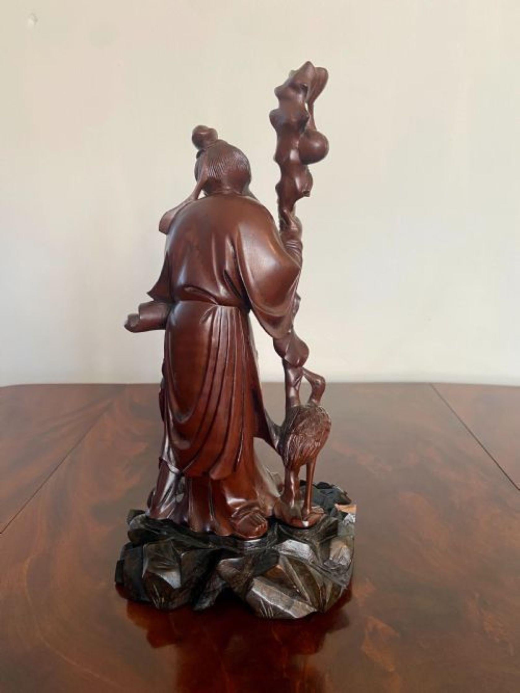 Figurine chinoise ancienne de qualité en bois dur sculpté Bon état - En vente à Ipswich, GB