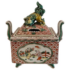 Vase et couvercle chinois ancien peints à la main de qualité supérieure