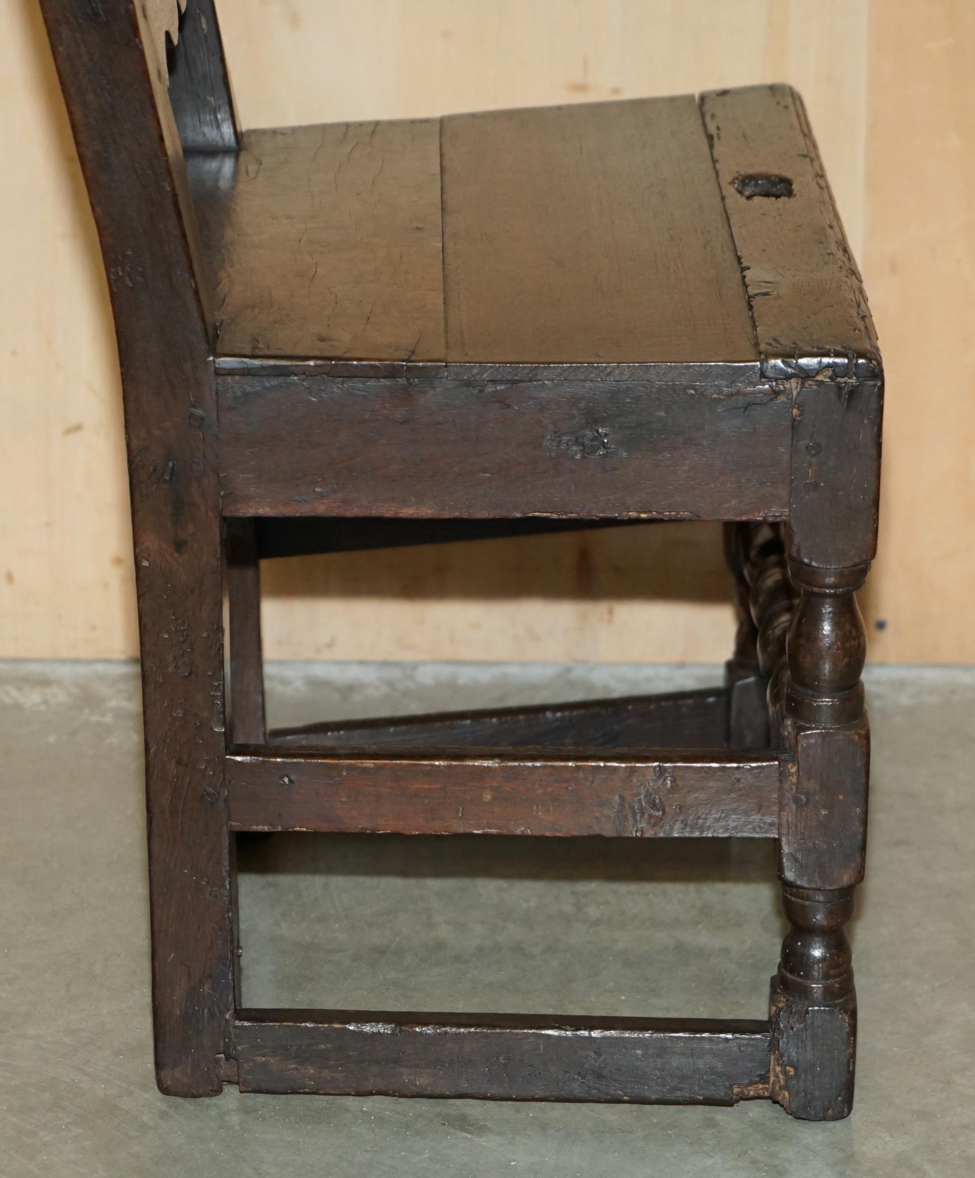 SEDIA OCCASIONALE ANTICA DI QUALITÀ CIRCA 1660 CHARLES II IN QUERCIA INGLESE DEL XVII SECOLO in vendita 1