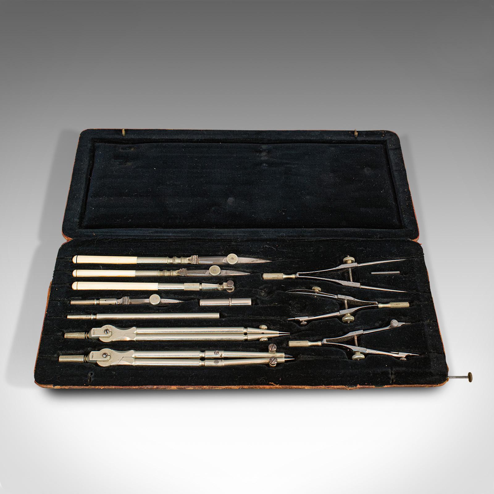 This is a quality antique drawing instrument set. A German, architect's or cartographer's tool case by Riefler, dating to the Edwardian period, circa 1910.

Appealing, typically German instrument set
Displaying a desirable aged patina