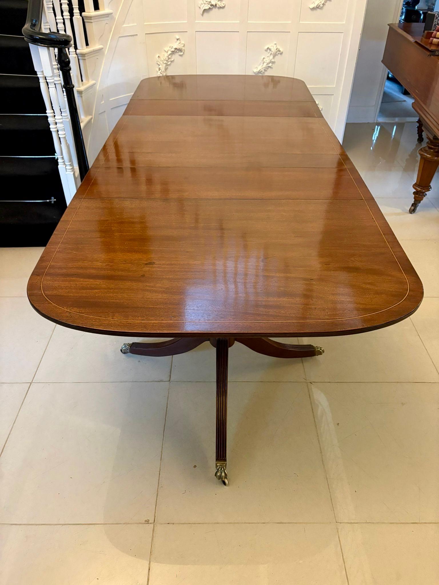 Quality Antique Edwardian 12 Seater Triple-Pedestal Dining Table For Sale 4