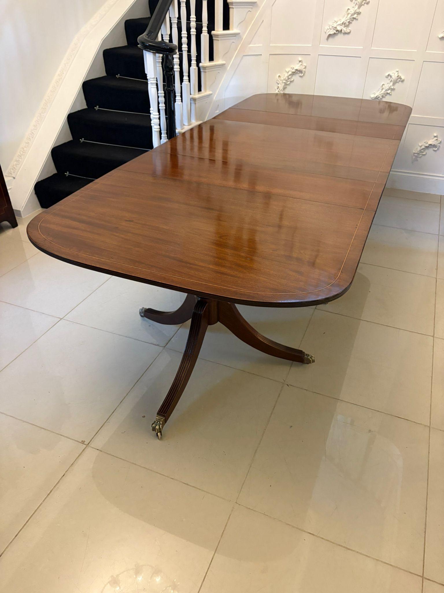 Quality Antique Edwardian 12 Seater Triple-Pedestal Dining Table For Sale 5