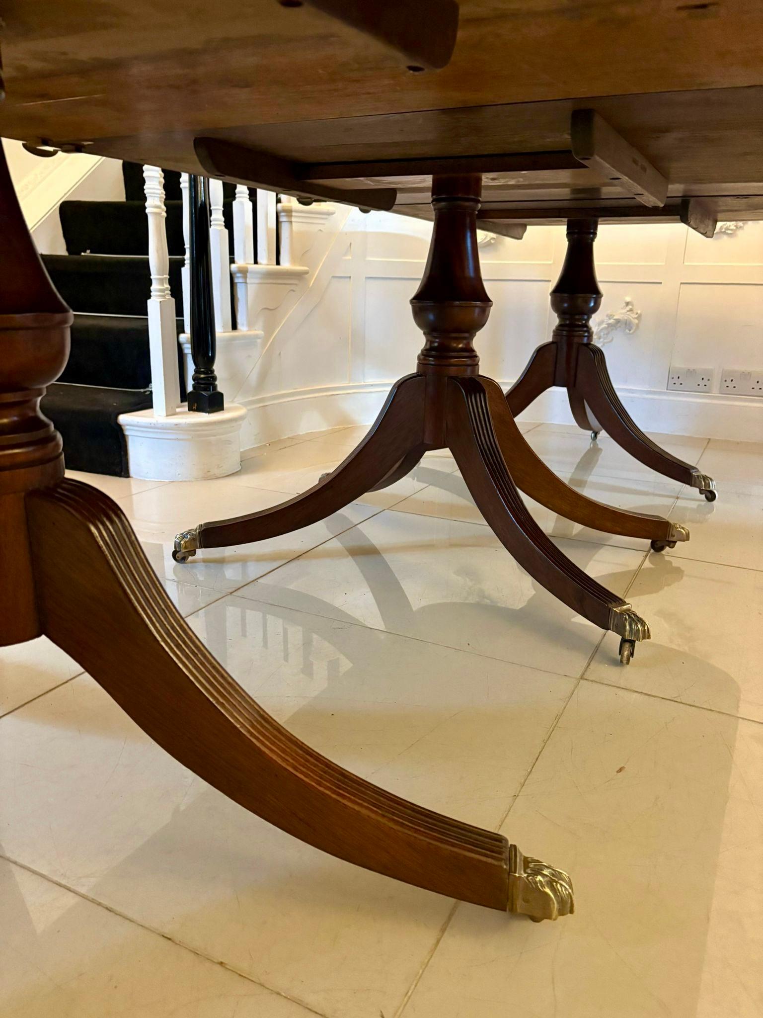 Quality Antique Edwardian 12 Seater Triple-Pedestal Dining Table For Sale 8