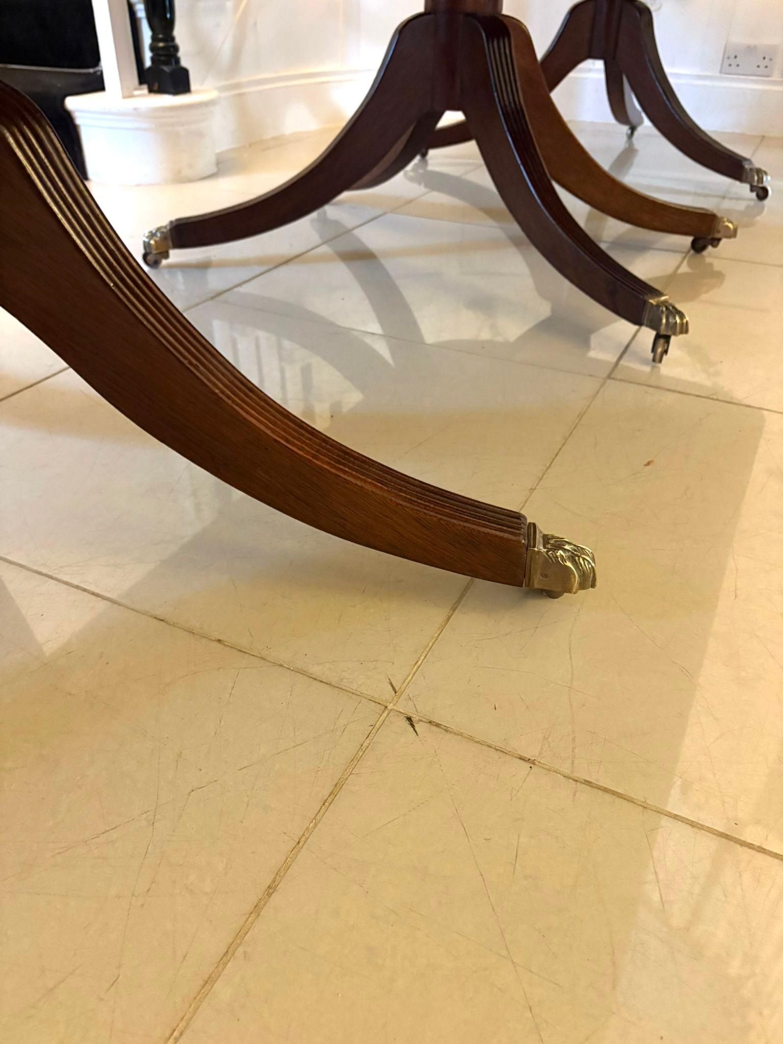 Quality Antique Edwardian 12 Seater Triple-Pedestal Dining Table For Sale 11