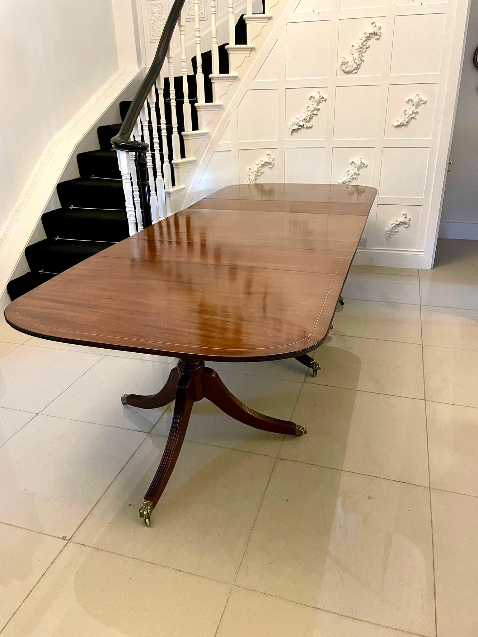 Quality Antique Edwardian 12 Seater Triple-Pedestal Dining Table For Sale 1