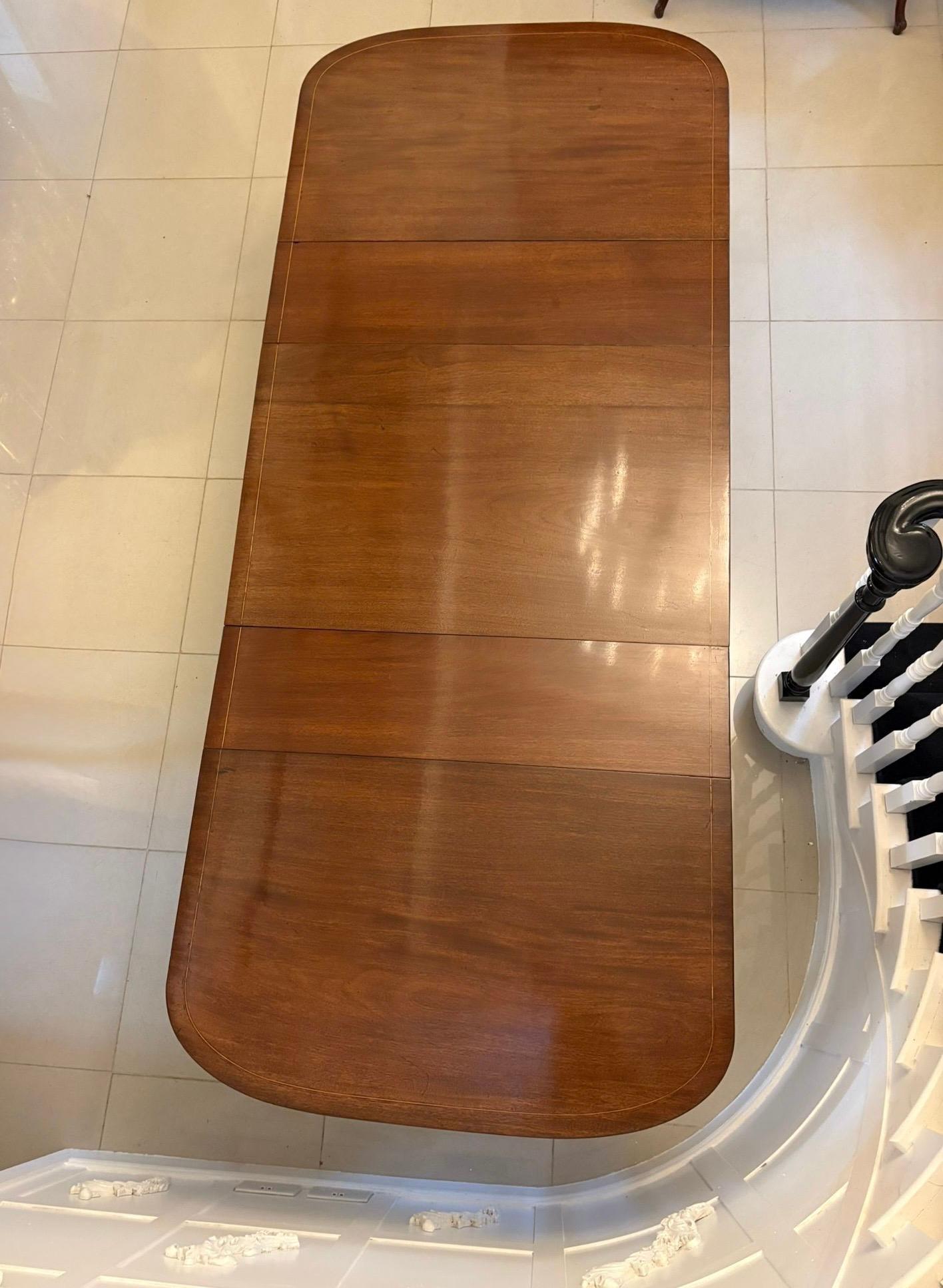 Quality Antique Edwardian 12 Seater Triple-Pedestal Dining Table For Sale 3