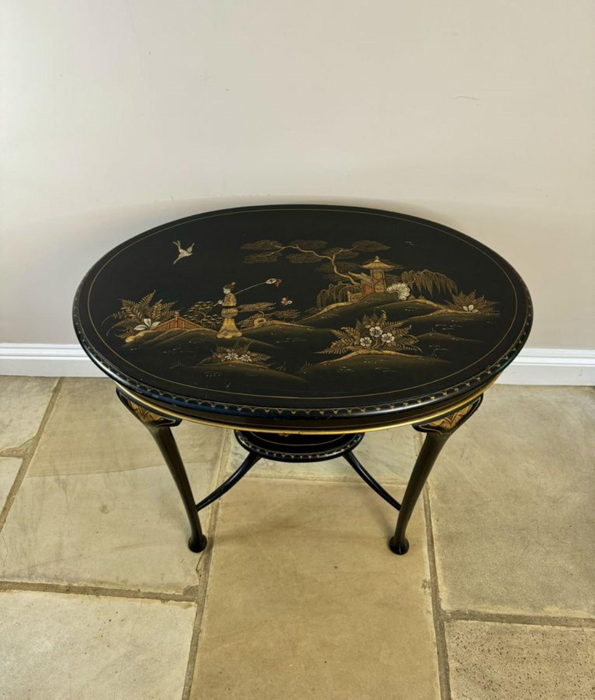 20ième siècle Table lampe édouardienne ancienne décorée de chinoiserie de qualité en vente
