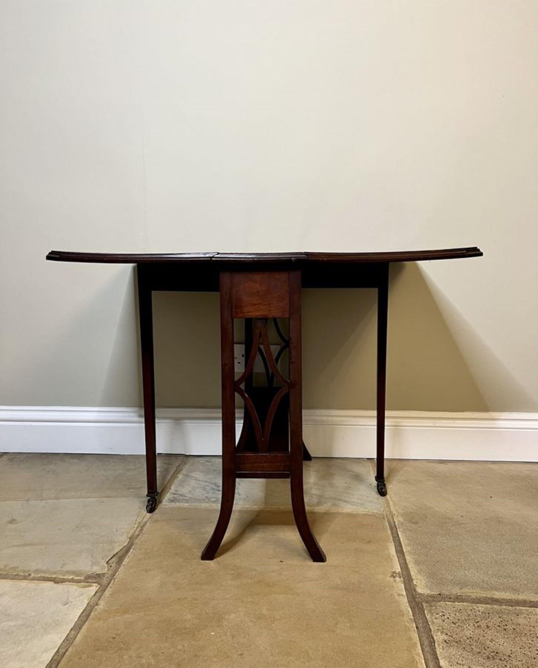 Quality antique Edwardian inlaid mahogany Sutherland table  In Good Condition For Sale In Ipswich, GB