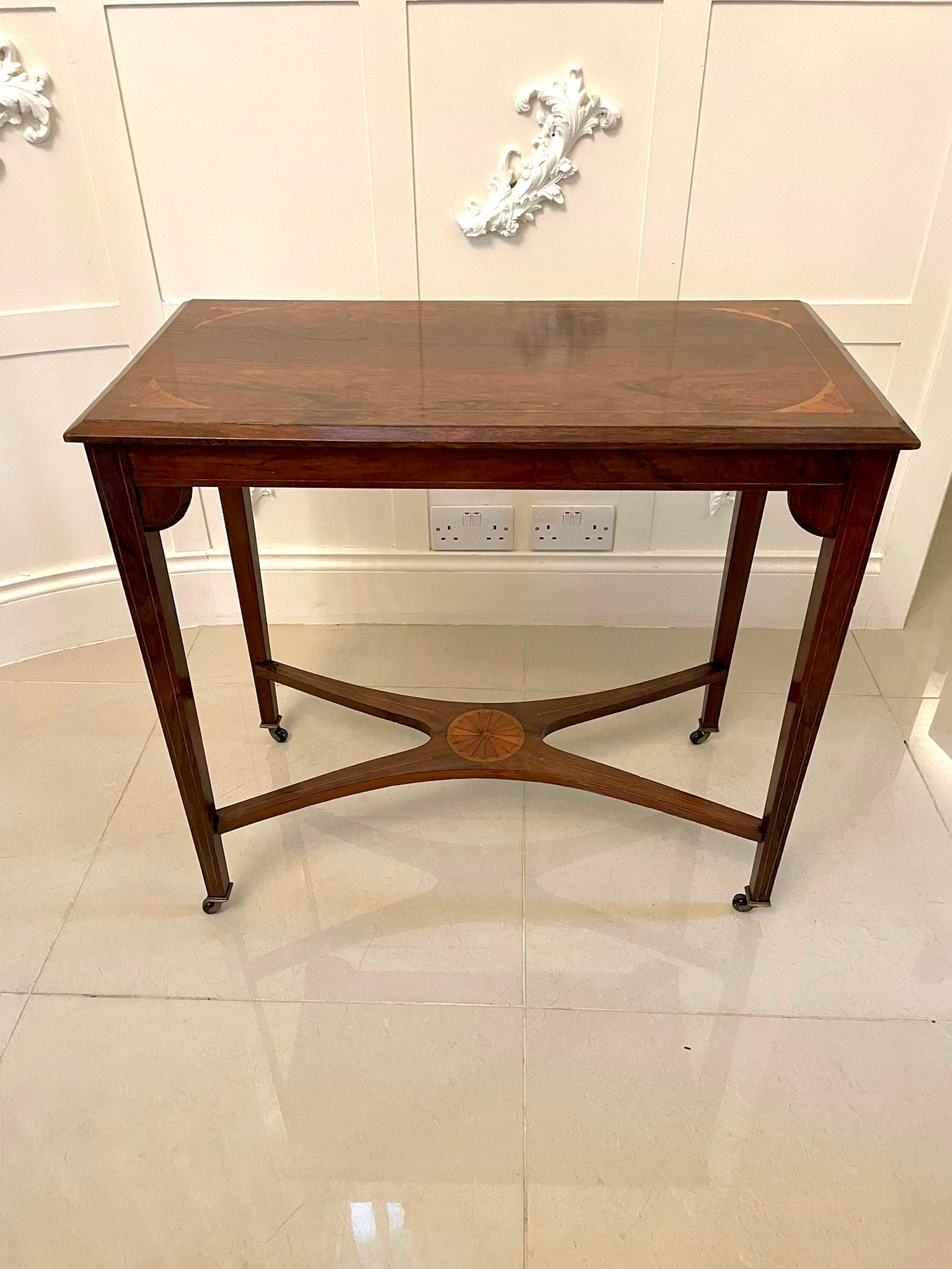 Quality antique Edwardian inlaid rosewood side/lamp table having a quality rosewood top with satinwood inlay and a moulded edge, pretty rosewood inlaid frieze supported by shaped brackets and standing on inlaid rosewood square tapering legs with