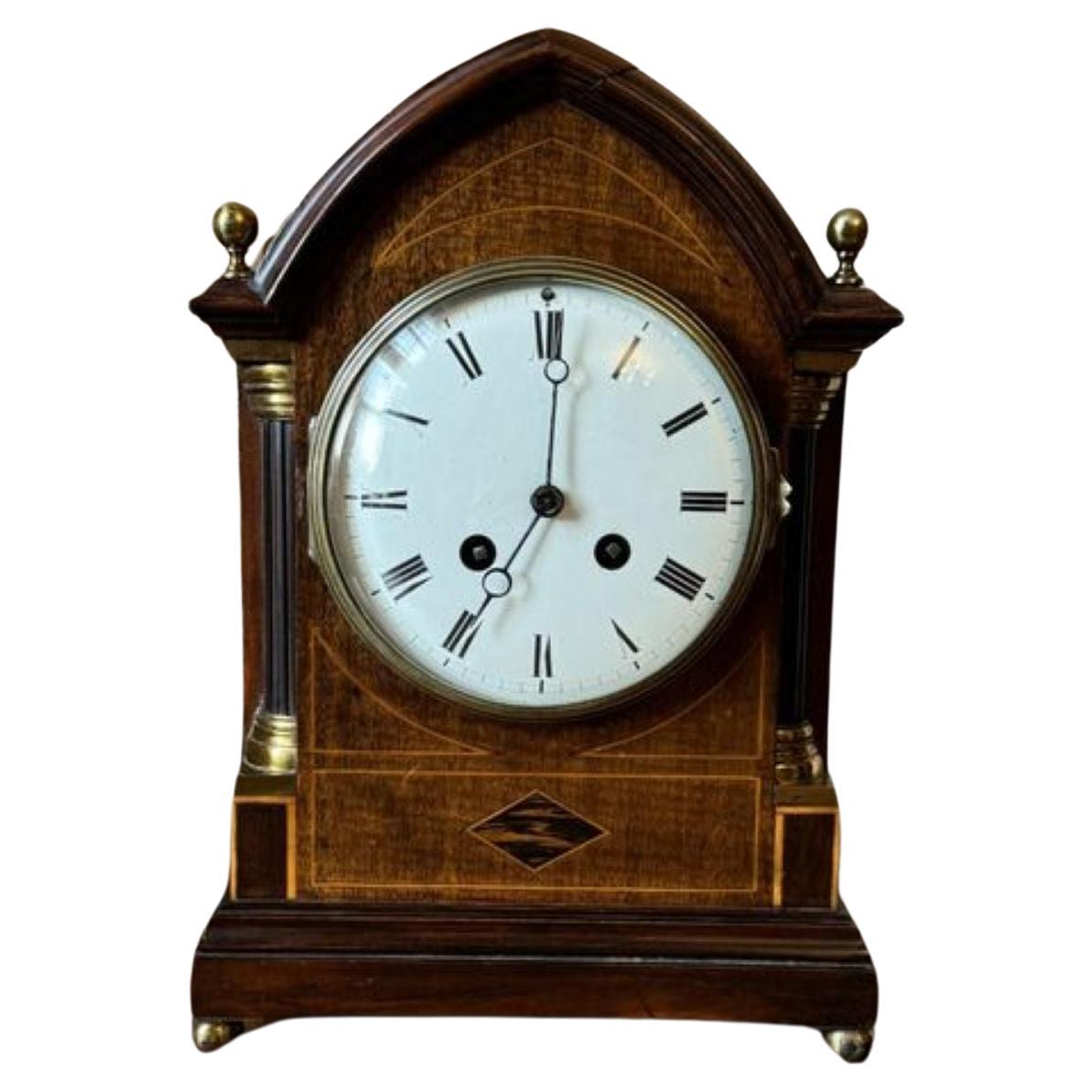 Reloj de ménsula con incrustaciones de caoba de calidad eduardiana antigua 