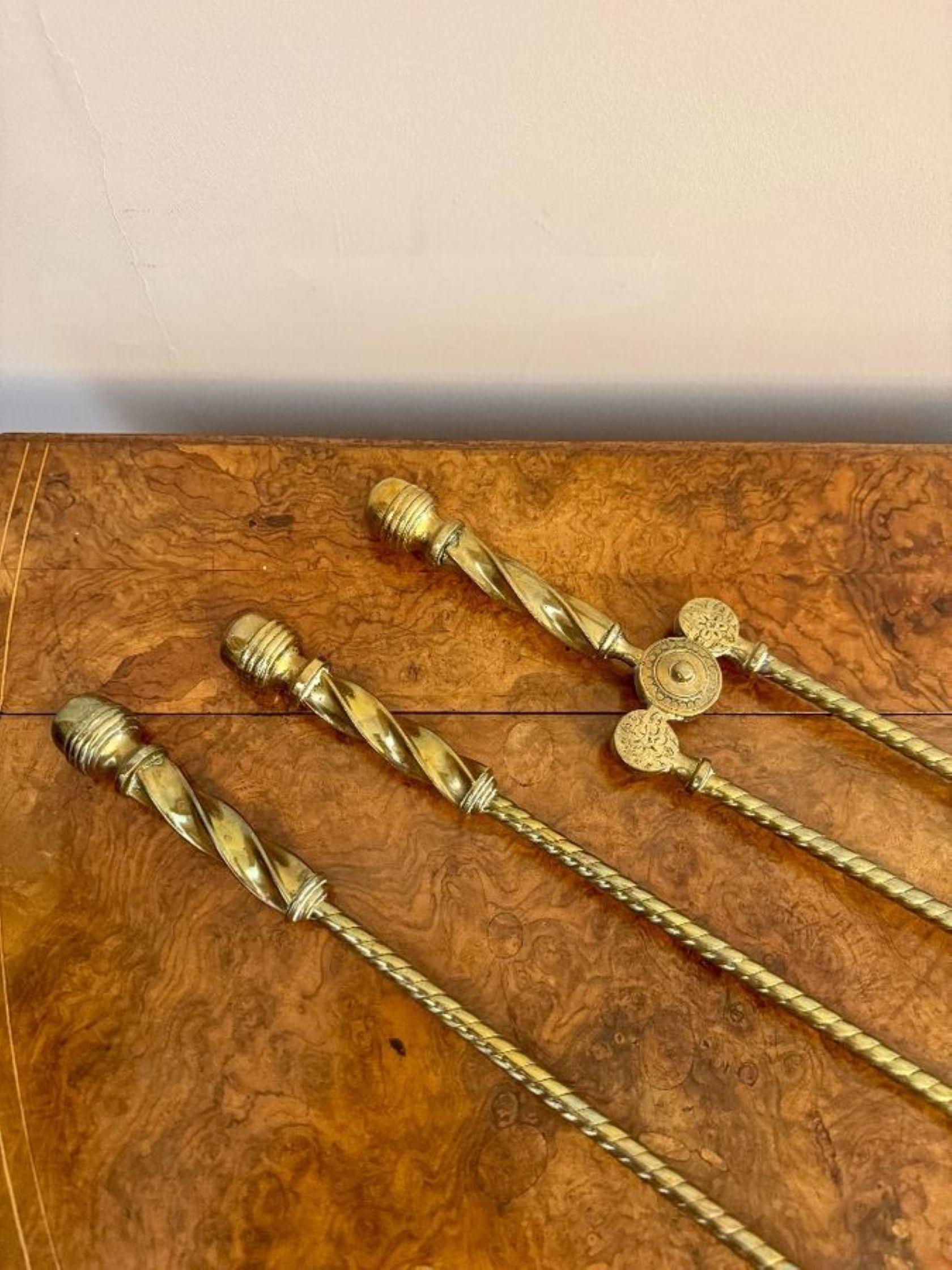 Quality antique Edwardian set of brass fire irons In Good Condition For Sale In Ipswich, GB