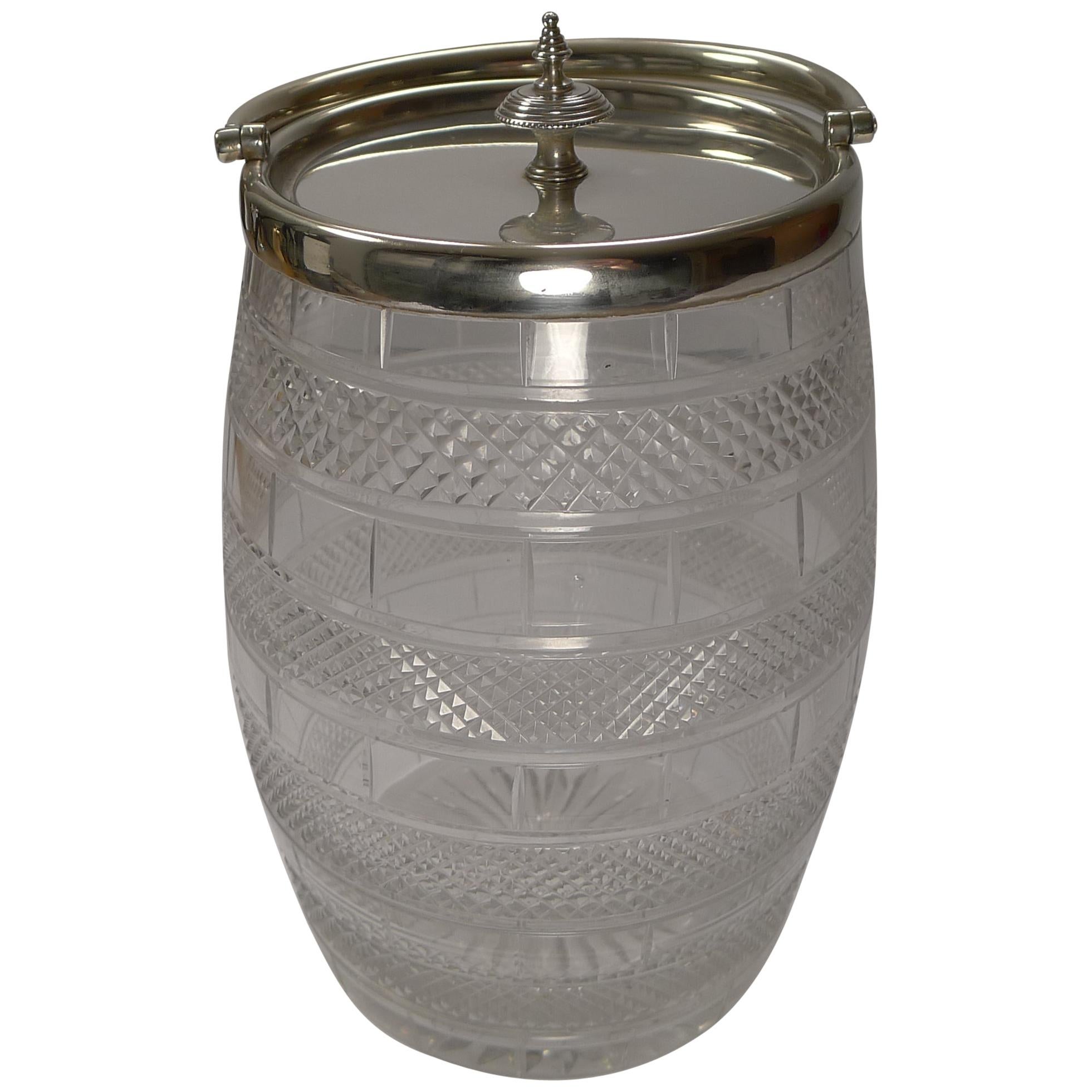 Caja de galletas/barril de cristal tallado y chapa de plata inglesa antigua de calidad, c.1860