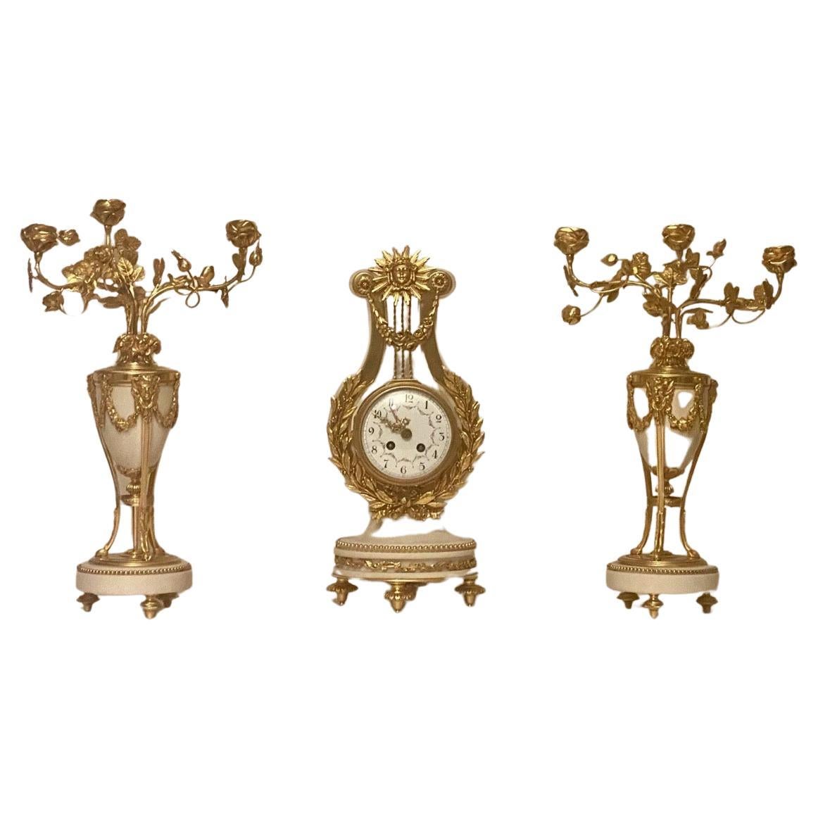 Ormolu Antique French de calidad. Reloj Lira de Mármol Garniture by Vincenti & Cie