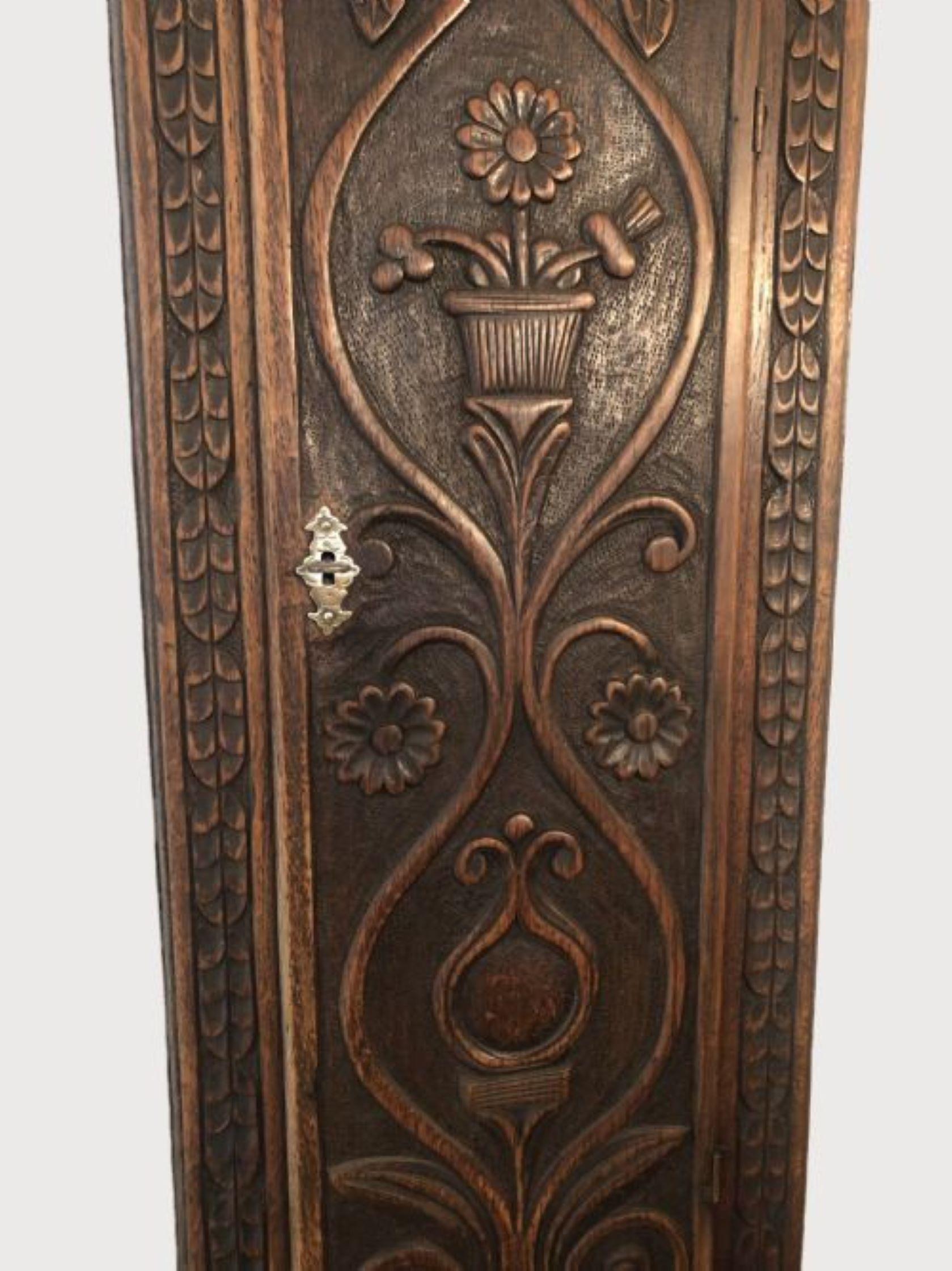 Quality Antique George III Carved Oak Brass Face Longcase Clock For Sale 3