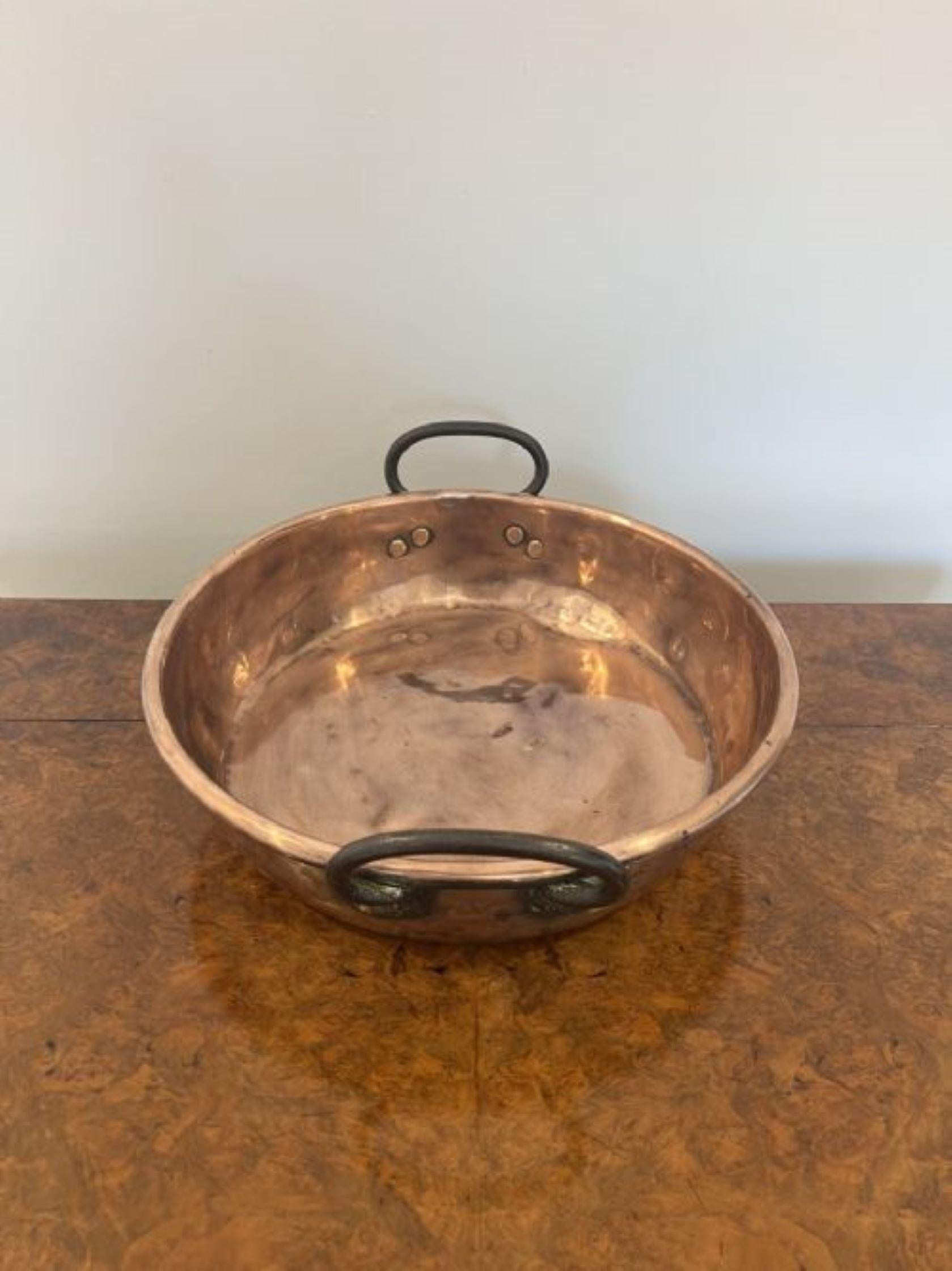 19th Century Quality antique George III large copper pan For Sale