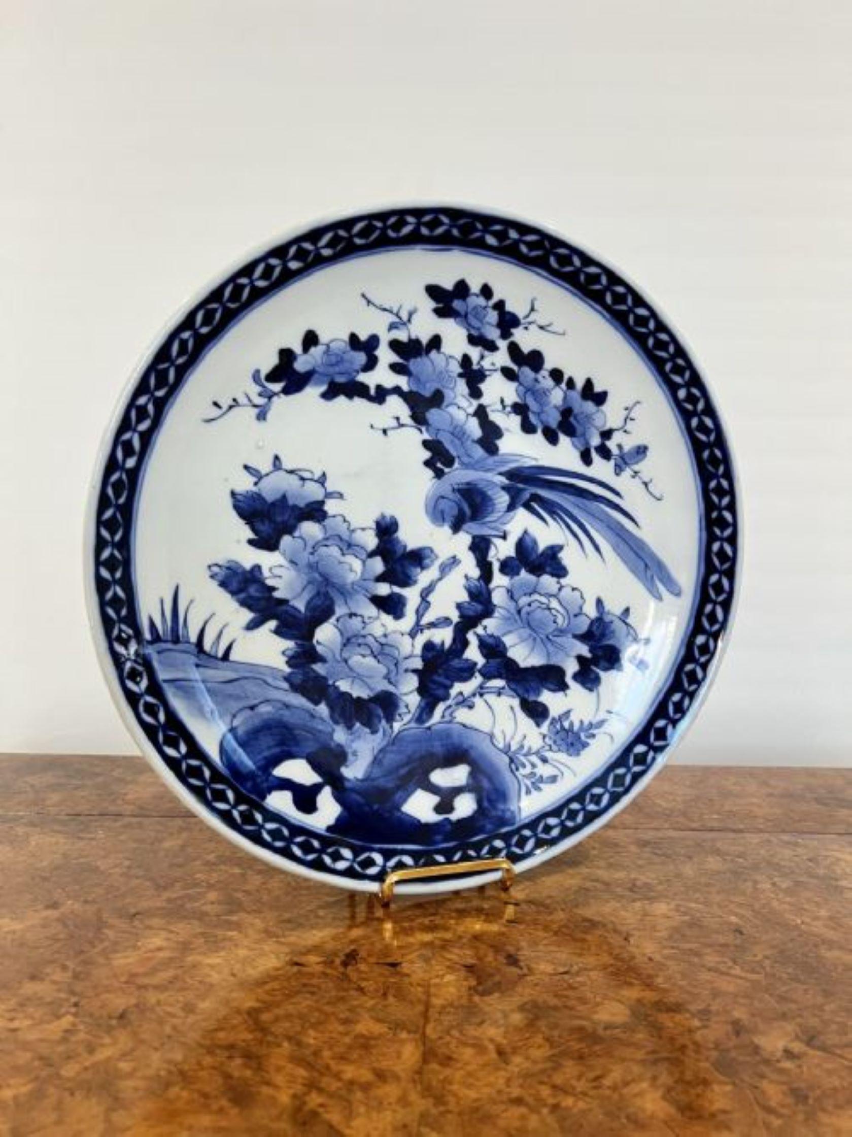Quality antique Japanese blue and white imari plate  In Good Condition For Sale In Ipswich, GB