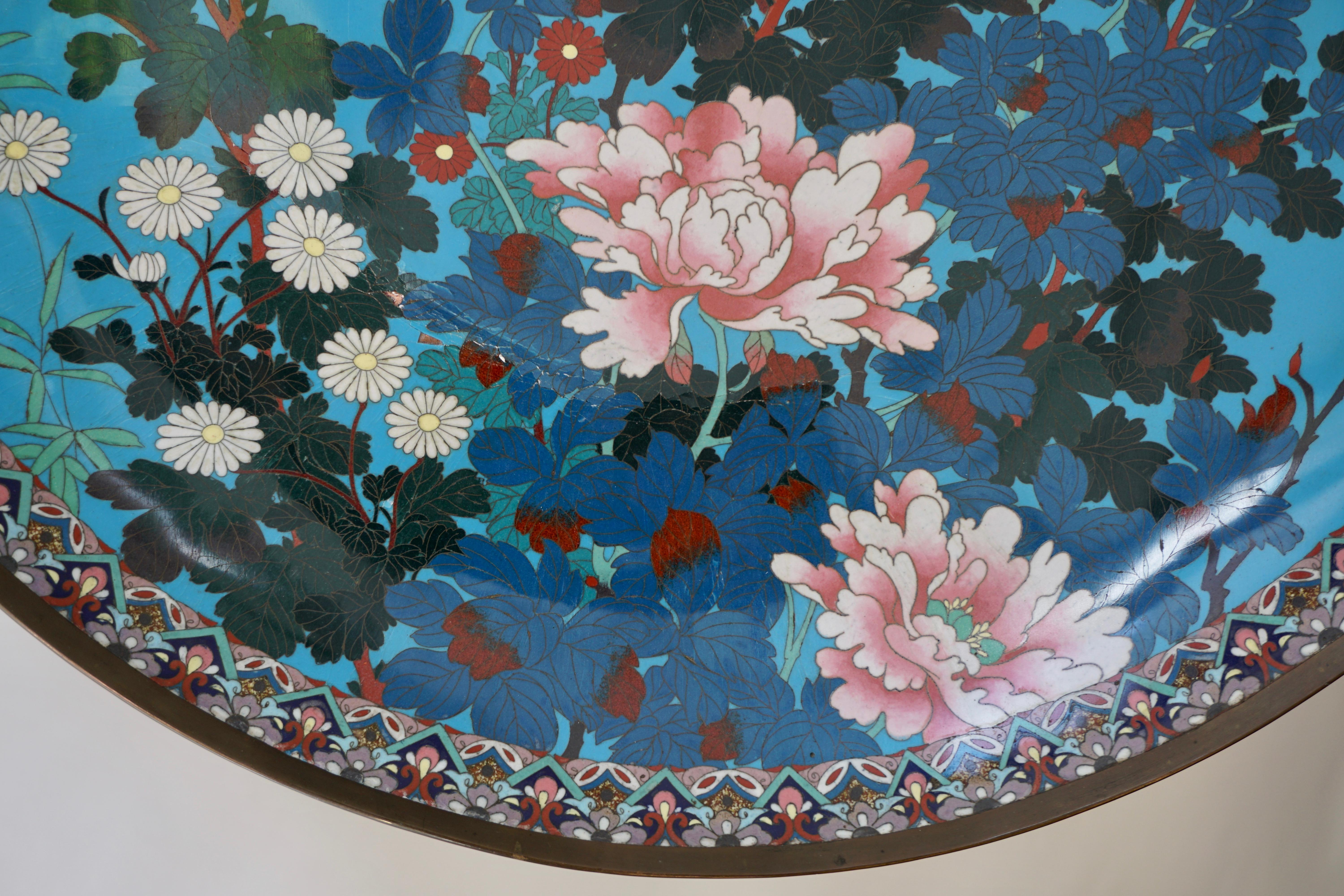 Quality Antique Japanese Cloisonné Plate or Wall Art Decoration In Good Condition In Antwerp, BE