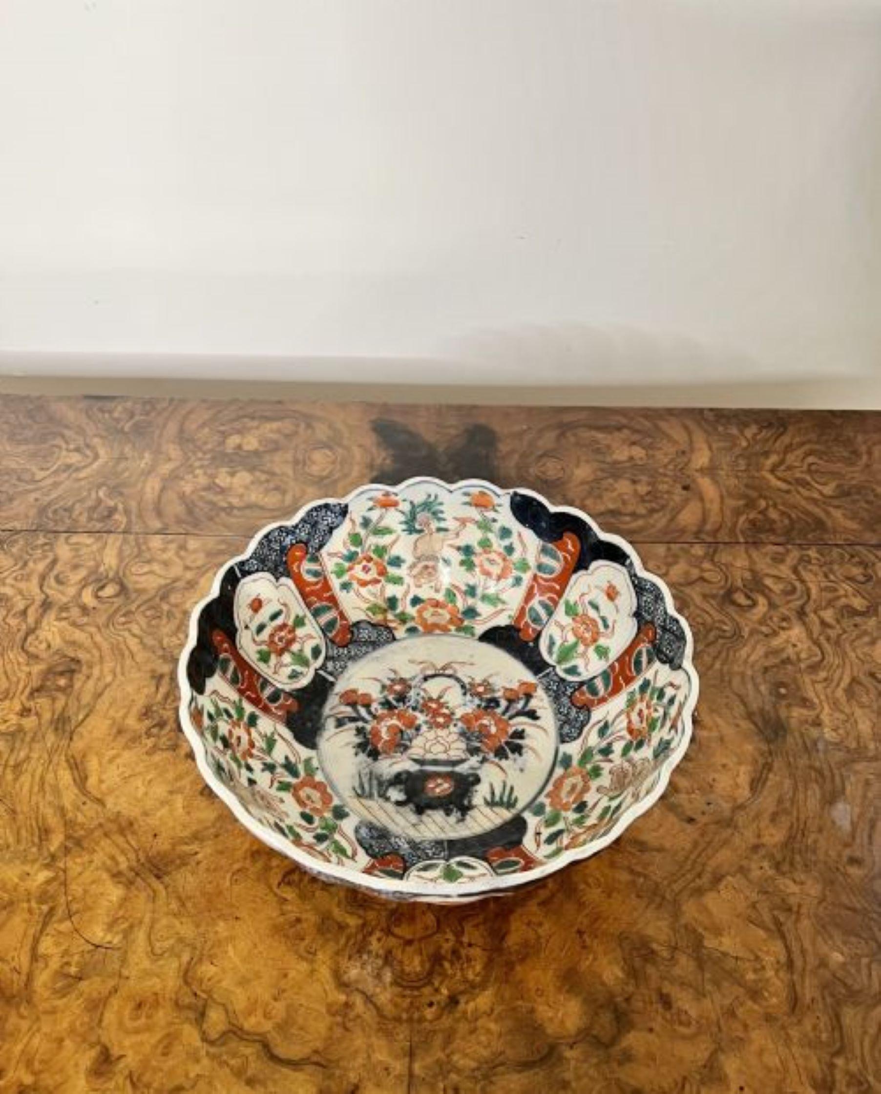 20th Century Quality antique Japanese Imari bowl with a scalloped shaped edge 