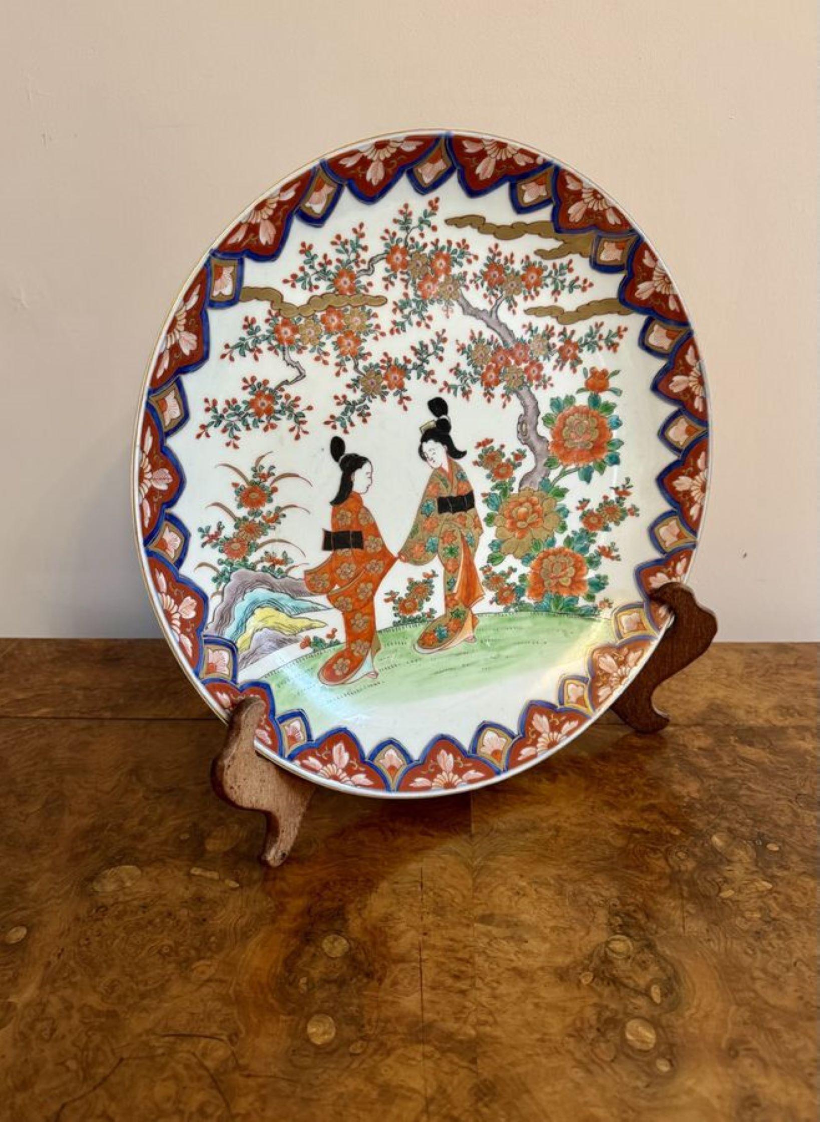 Quality antique Japanese imari large plate In Good Condition For Sale In Ipswich, GB